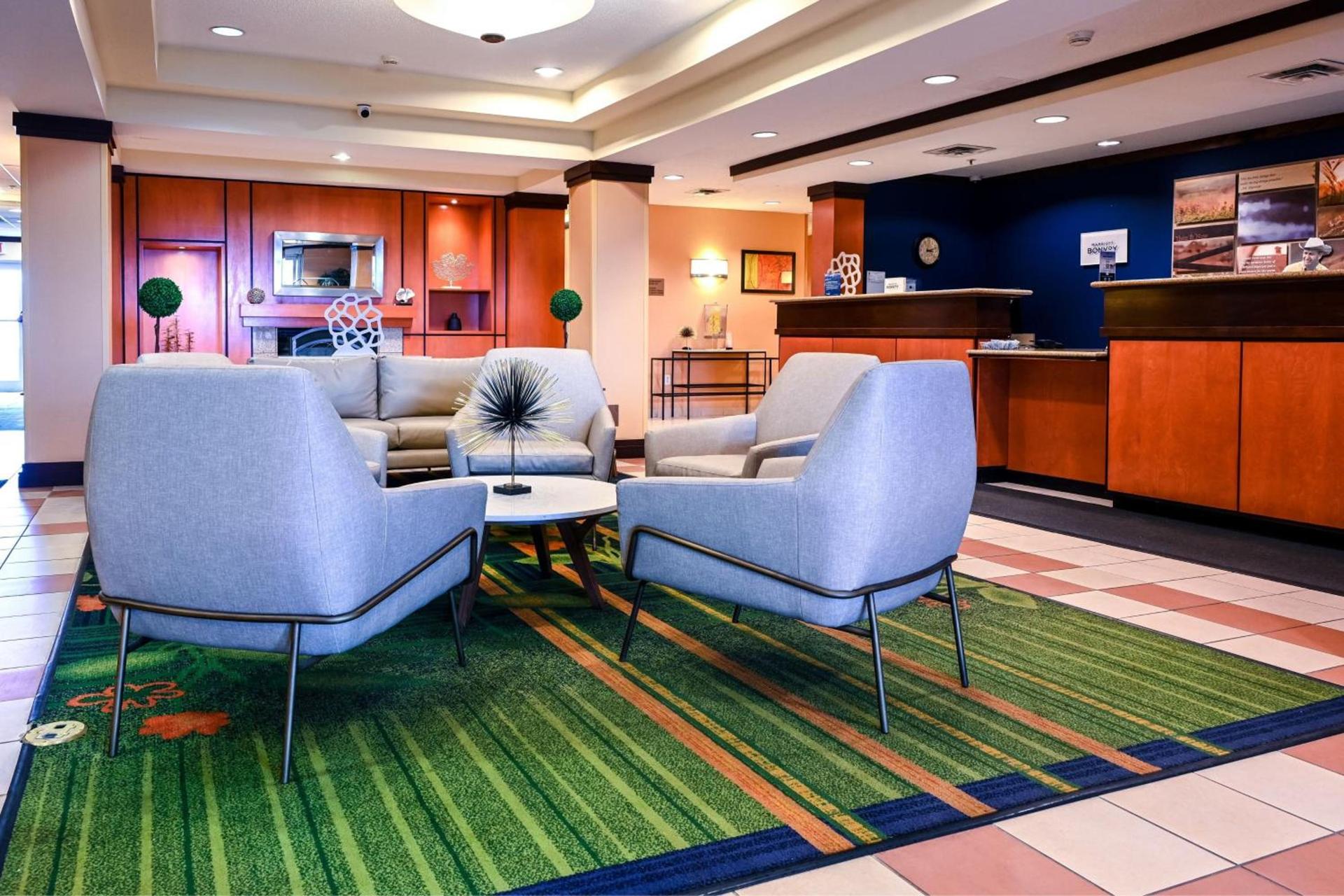 Fairfield Inn and Suites by Marriott Indianapolis/ Noblesville photo 2
