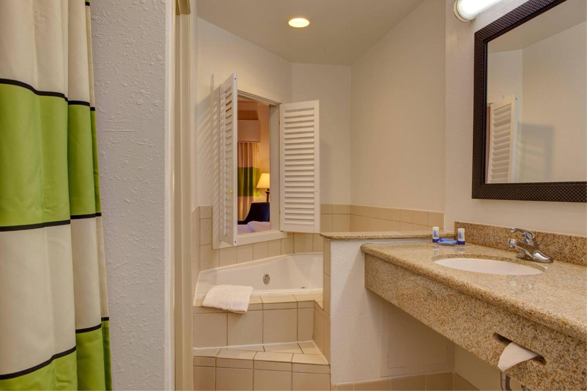 Fairfield Inn and Suites by Marriott Indianapolis/ Noblesville photo 9