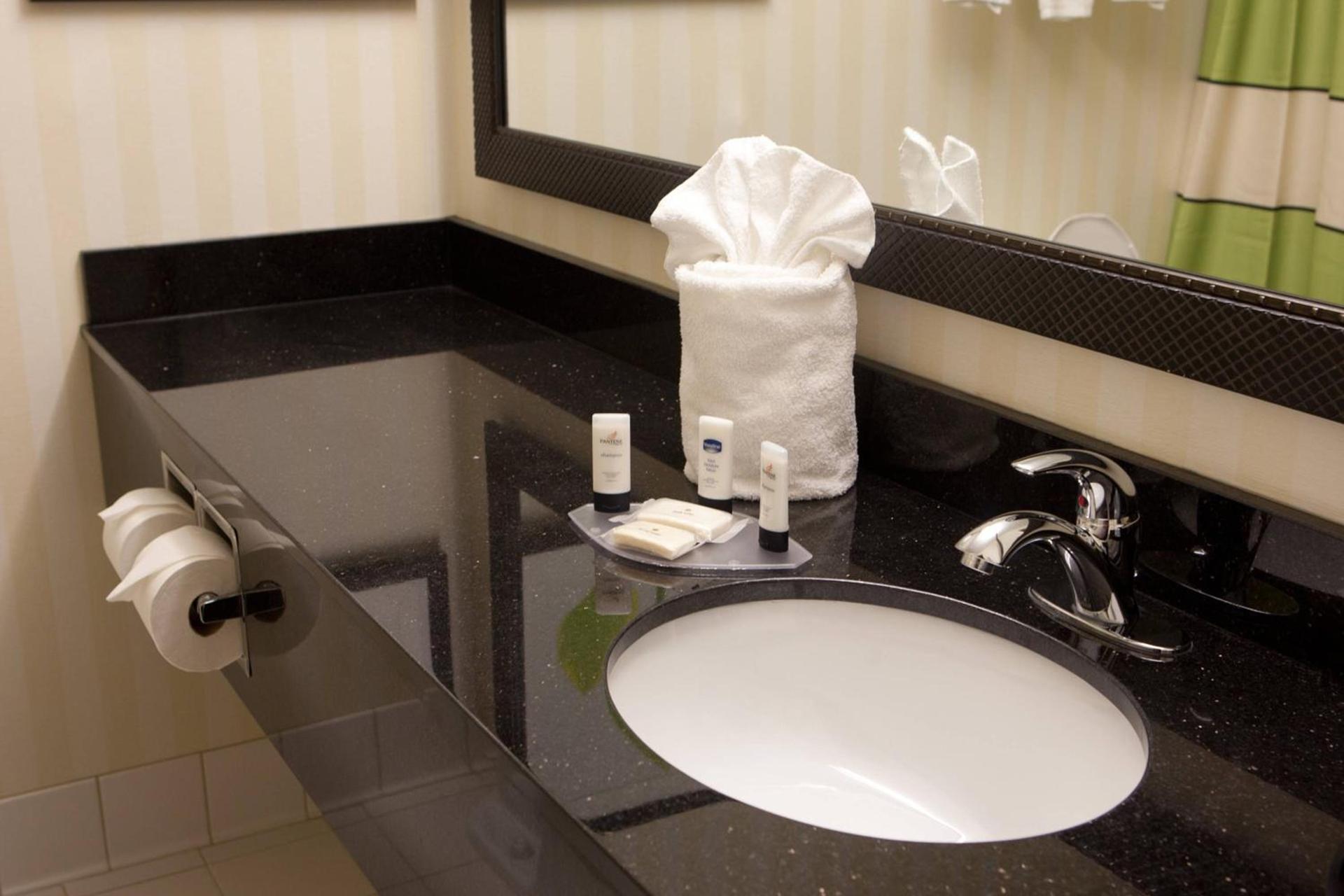 Fairfield Inn & Suites by Marriott Memphis East Galleria photo 12