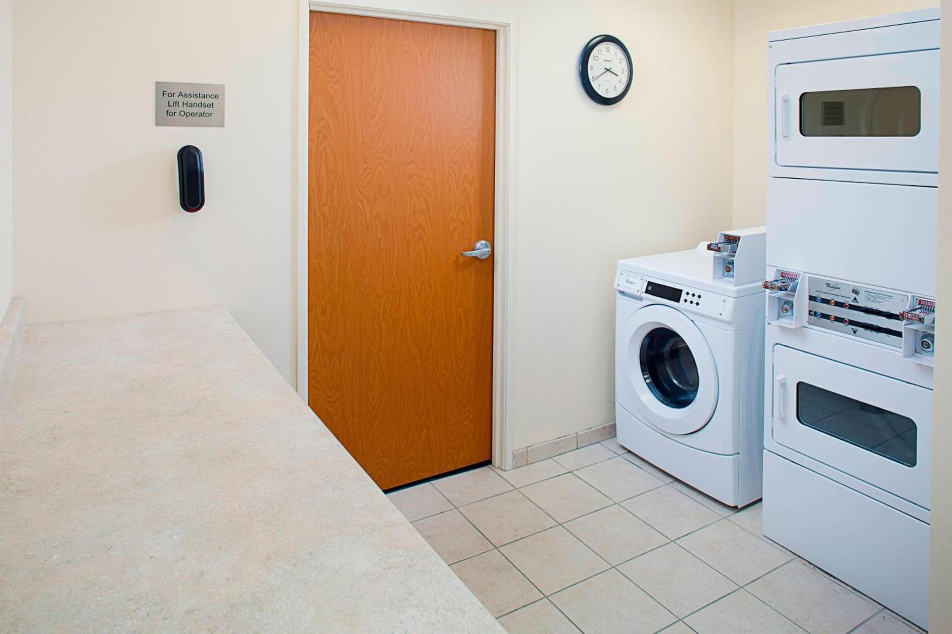 Fairfield Inn & Suites Twentynine Palms - Joshua Tree National Park photo 8