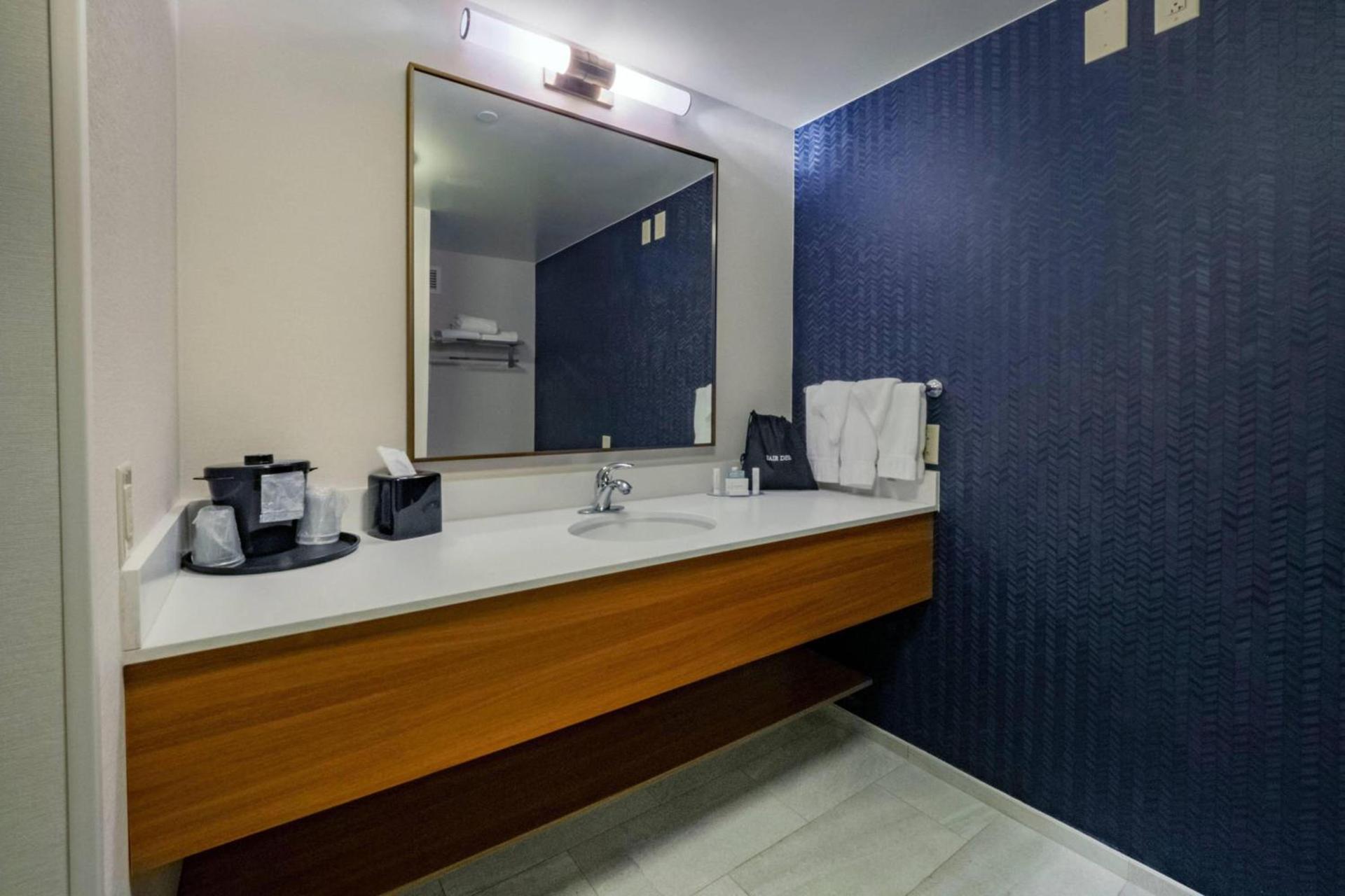 Fairfield Inn by Marriott Hazleton photo 9