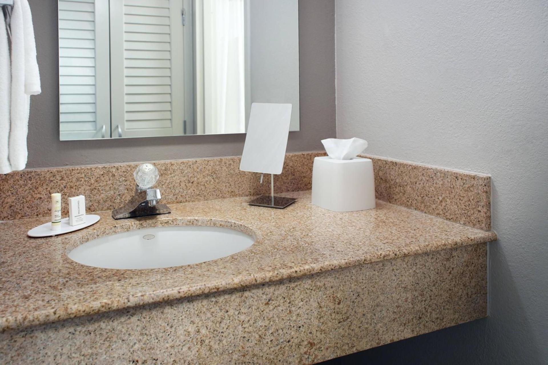 Courtyard by Marriott Greensboro photo 7