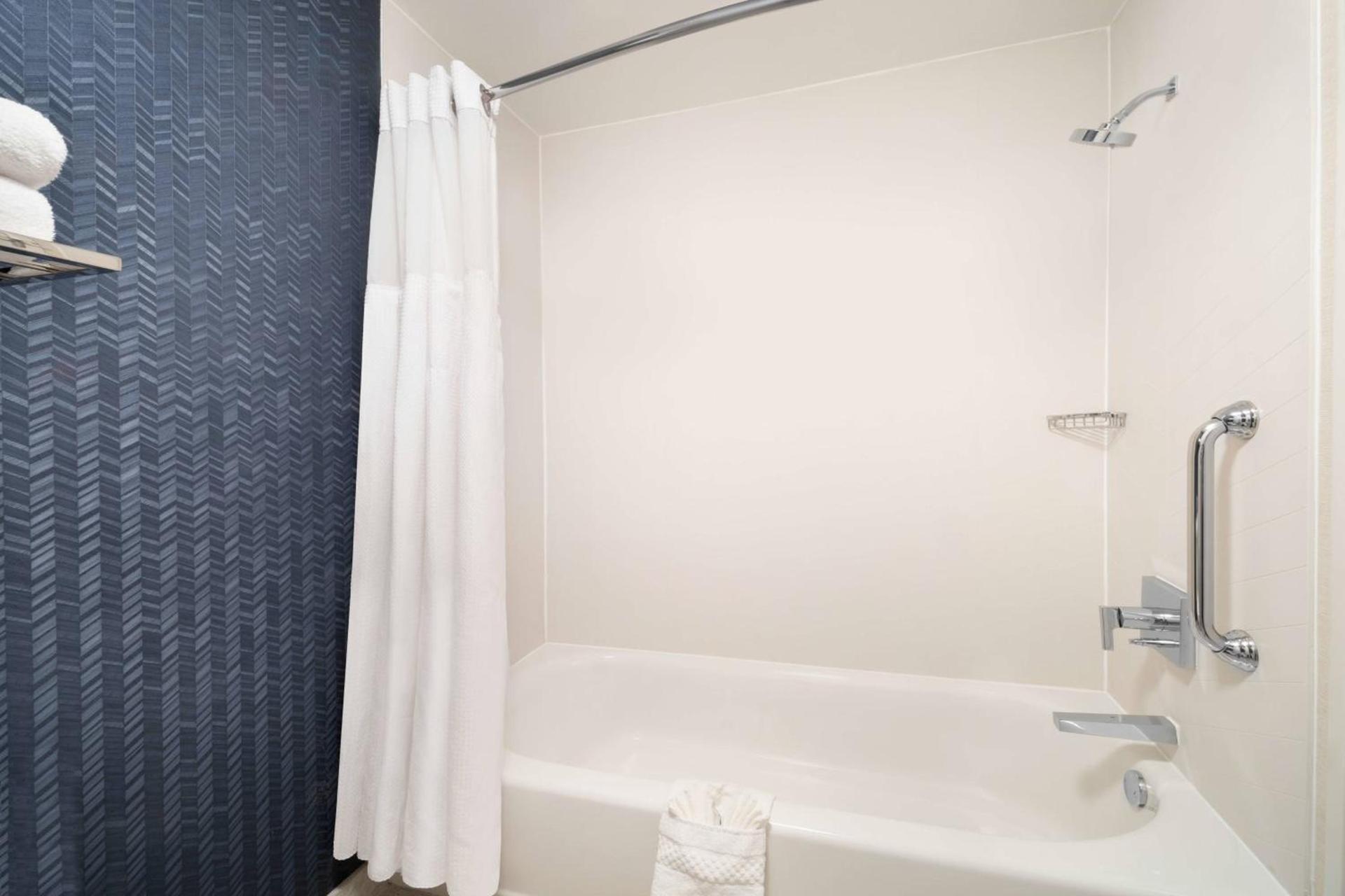 Fairfield Inn and Suites Austin South photo 15