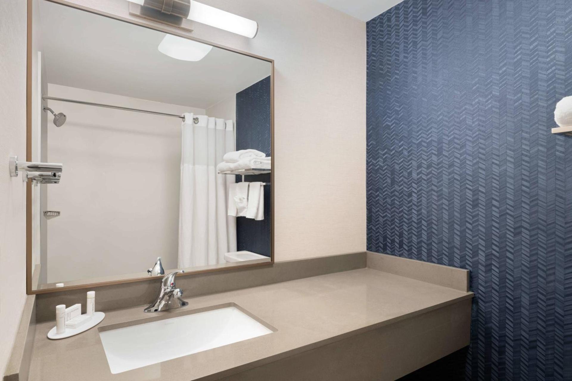 Fairfield Inn and Suites Austin South photo 16