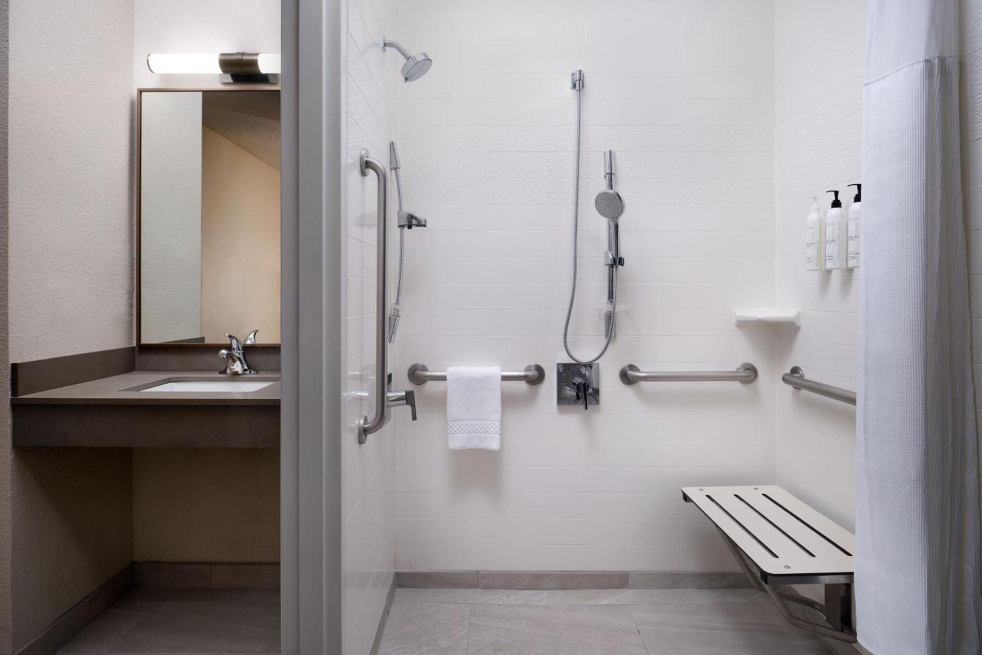 Fairfield Inn and Suites Austin South photo 17