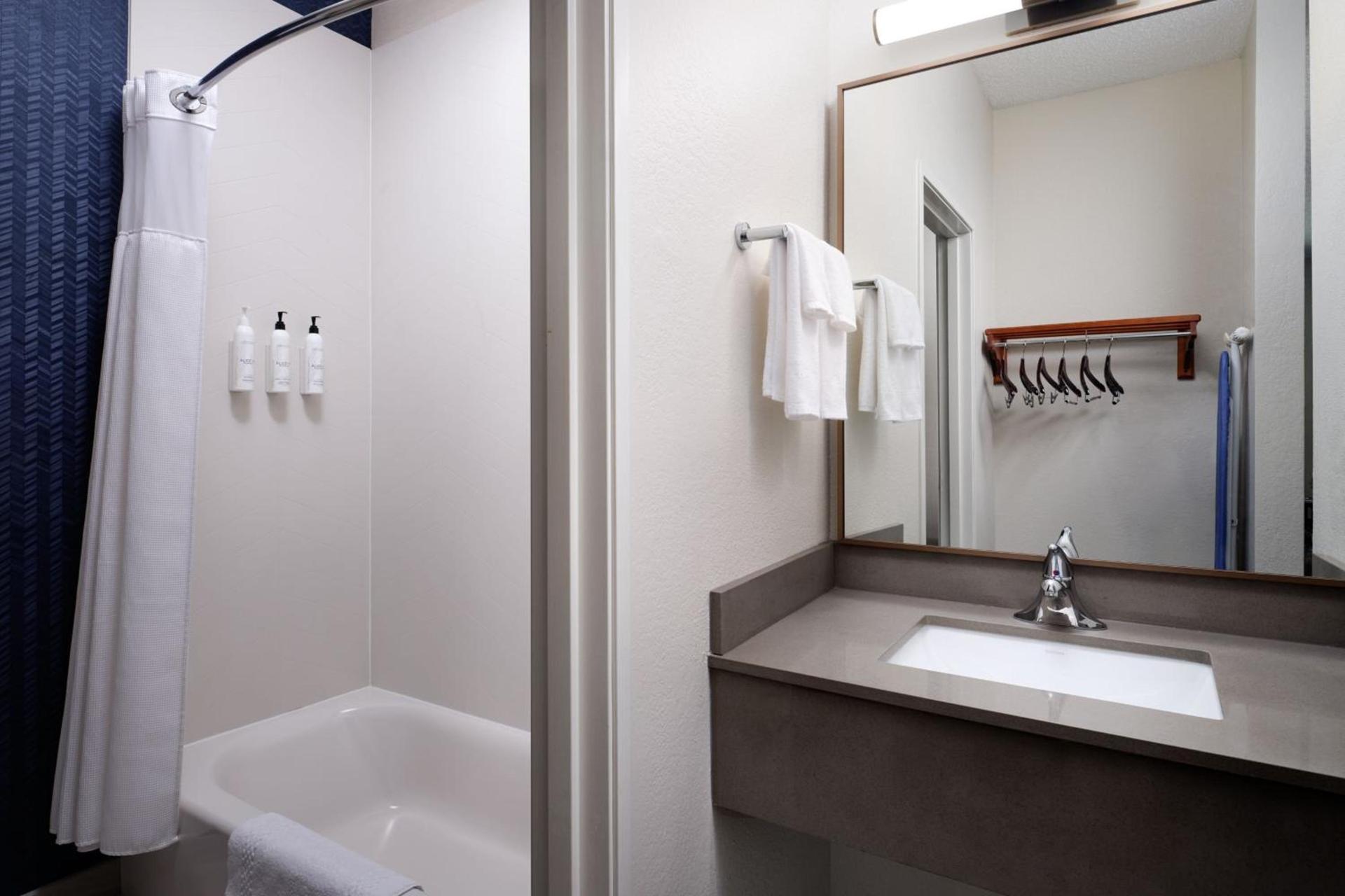 Fairfield Inn and Suites Austin South photo 18