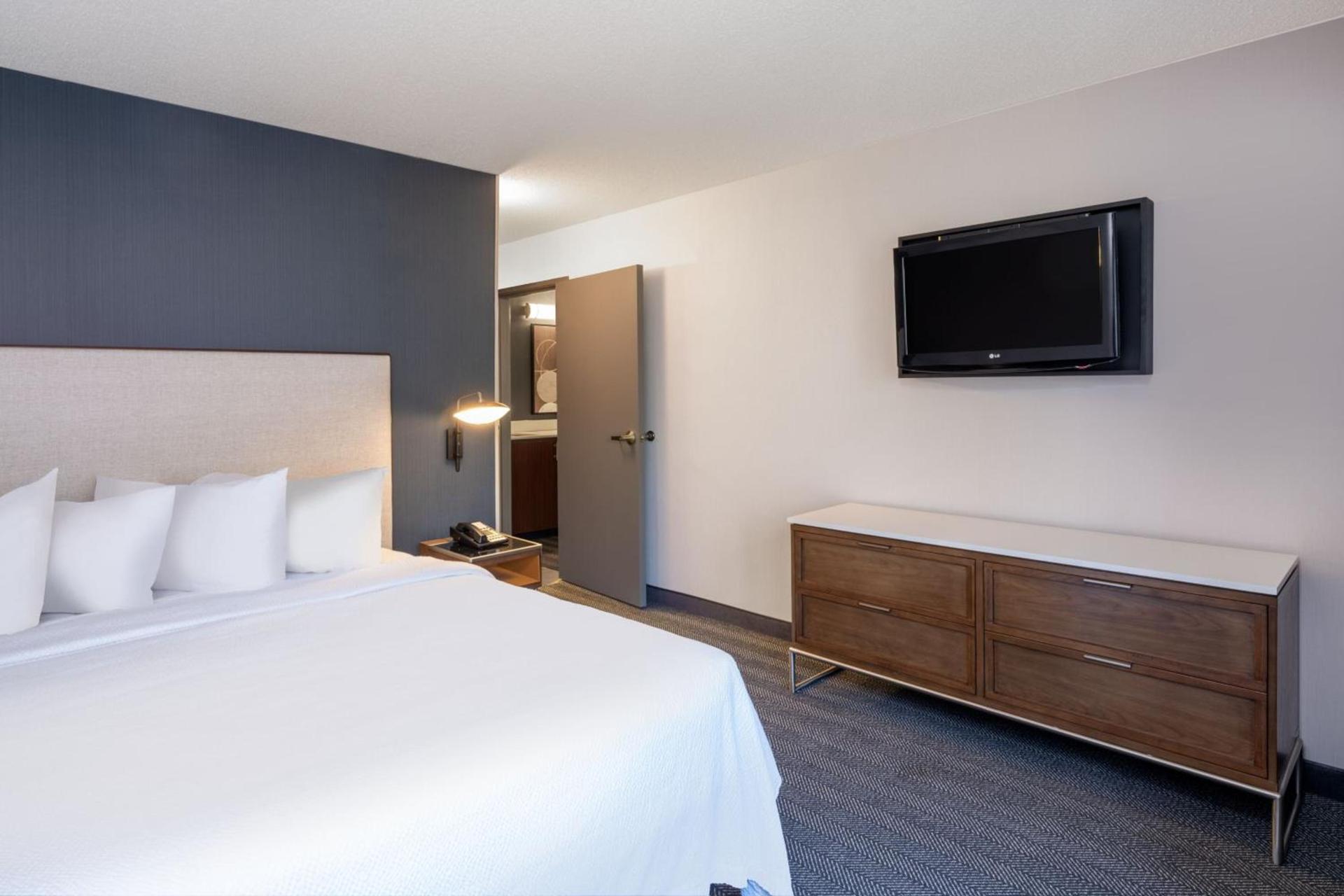 Courtyard by Marriott Colorado Springs South photo 12