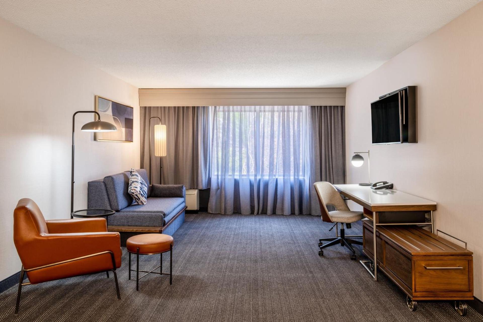 Courtyard by Marriott Colorado Springs South photo 14