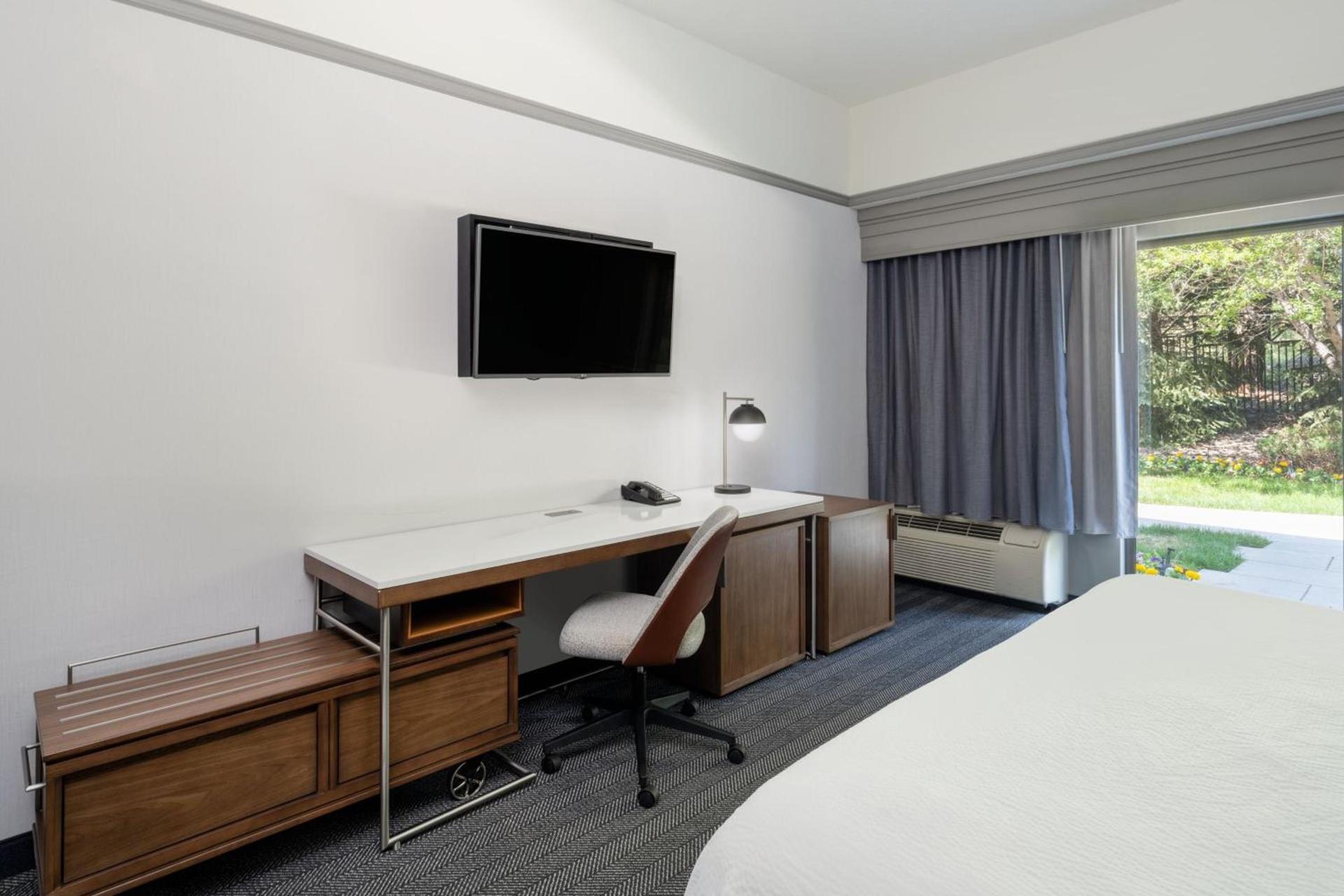 Courtyard by Marriott Colorado Springs South photo 15