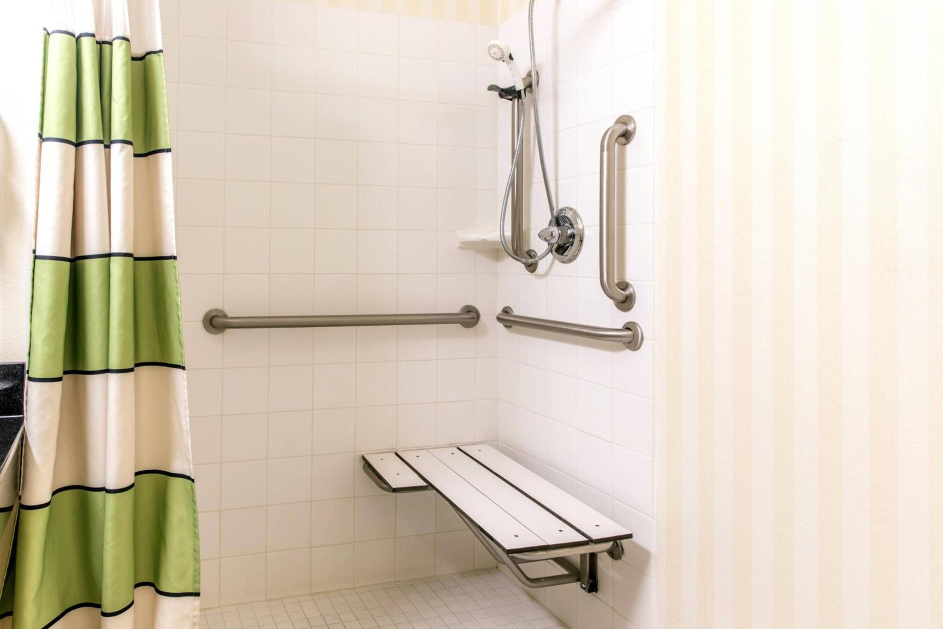 Fairfield Inn & Suites Canton photo 11