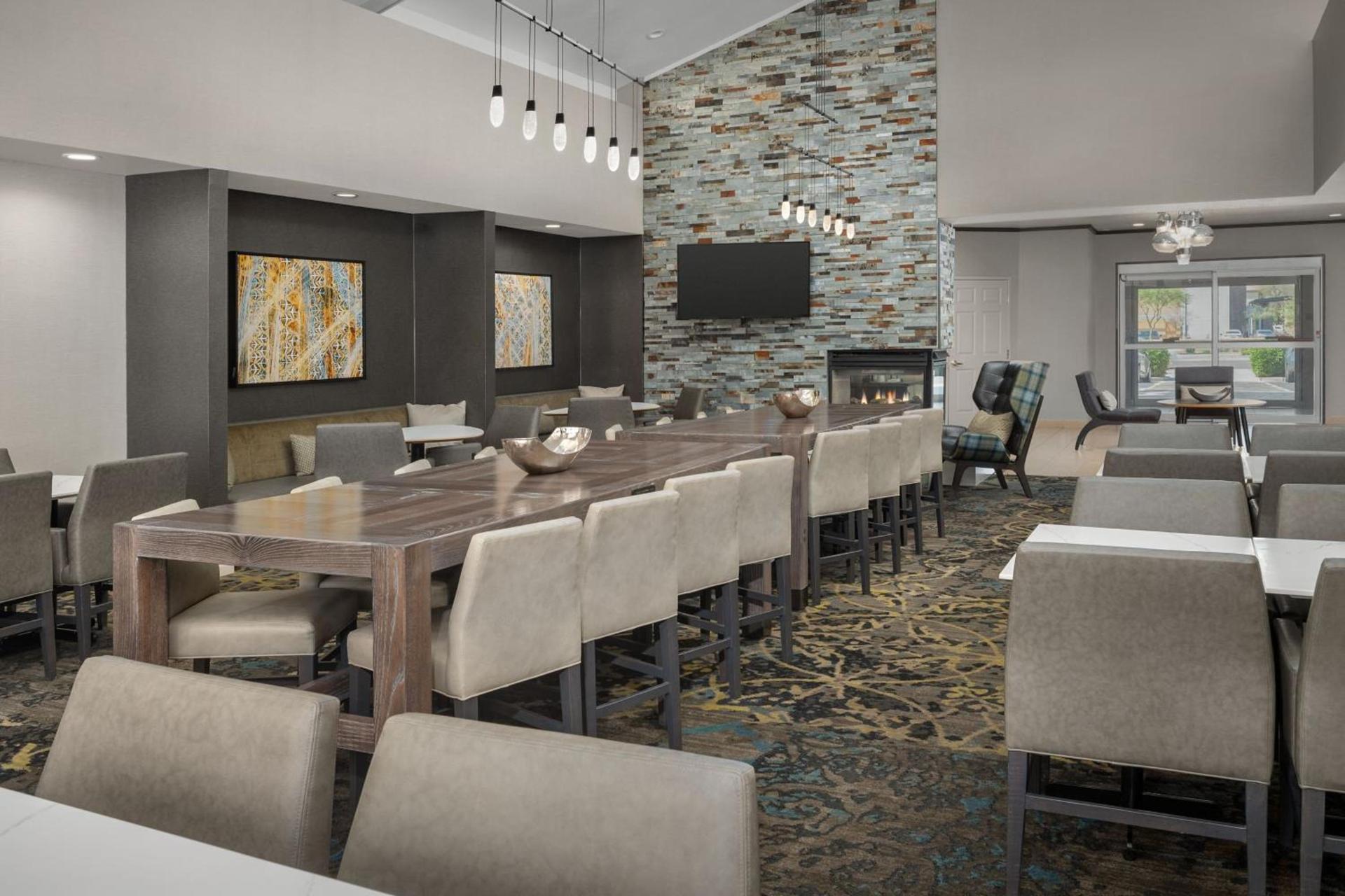 Residence Inn by Marriott Phoenix Airport photo 8