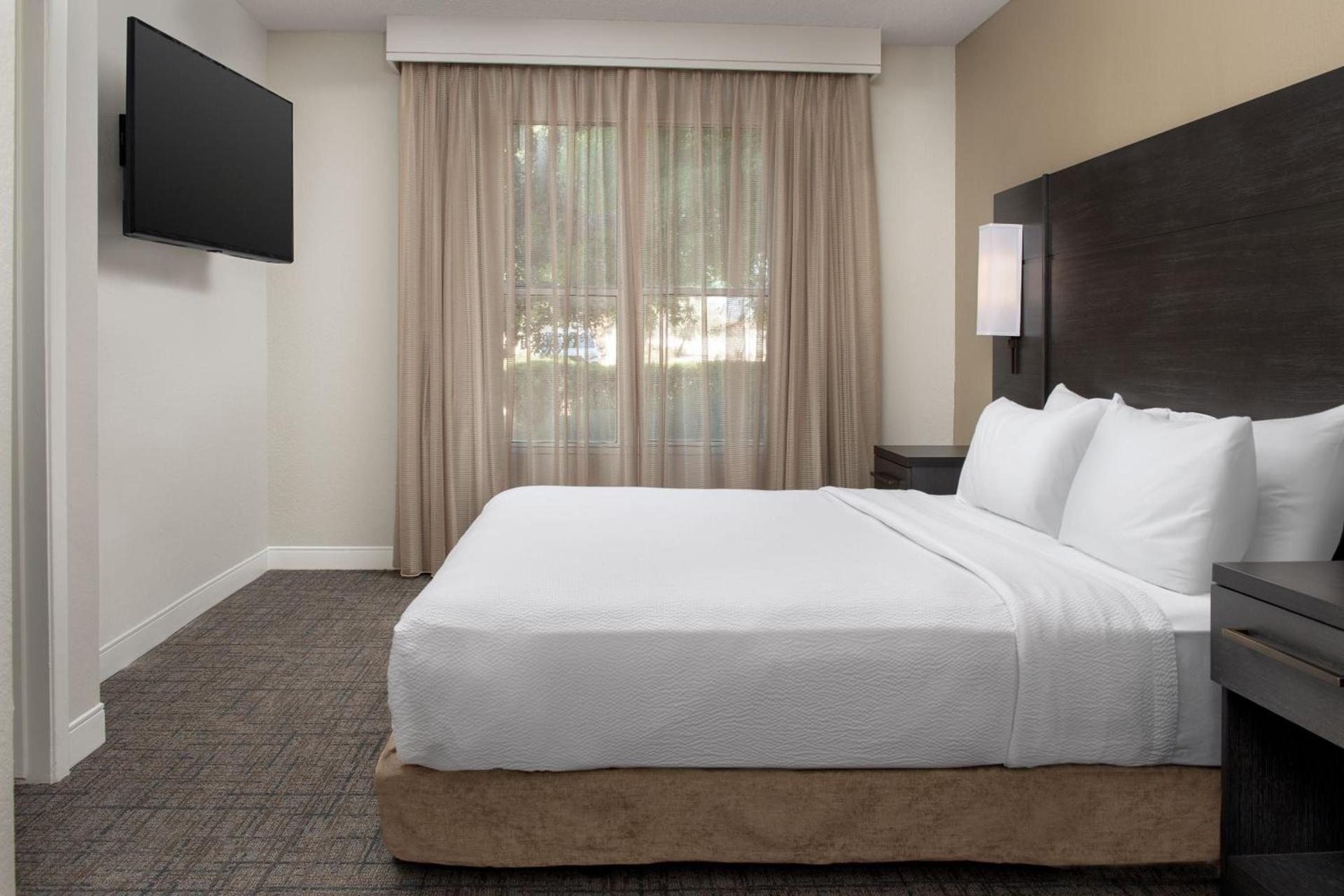 Residence Inn by Marriott Phoenix Airport photo 21