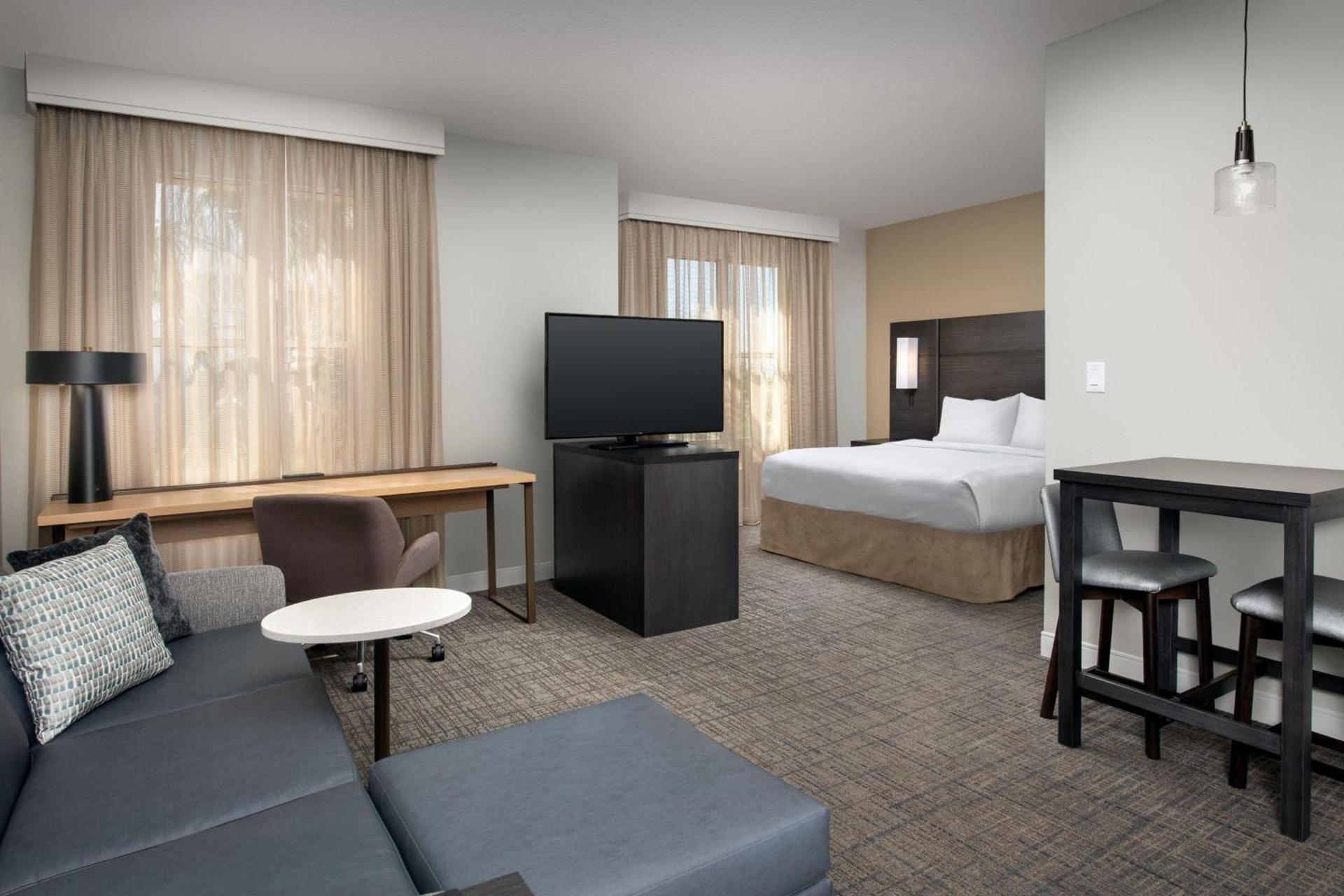 Residence Inn by Marriott Phoenix Airport photo 3