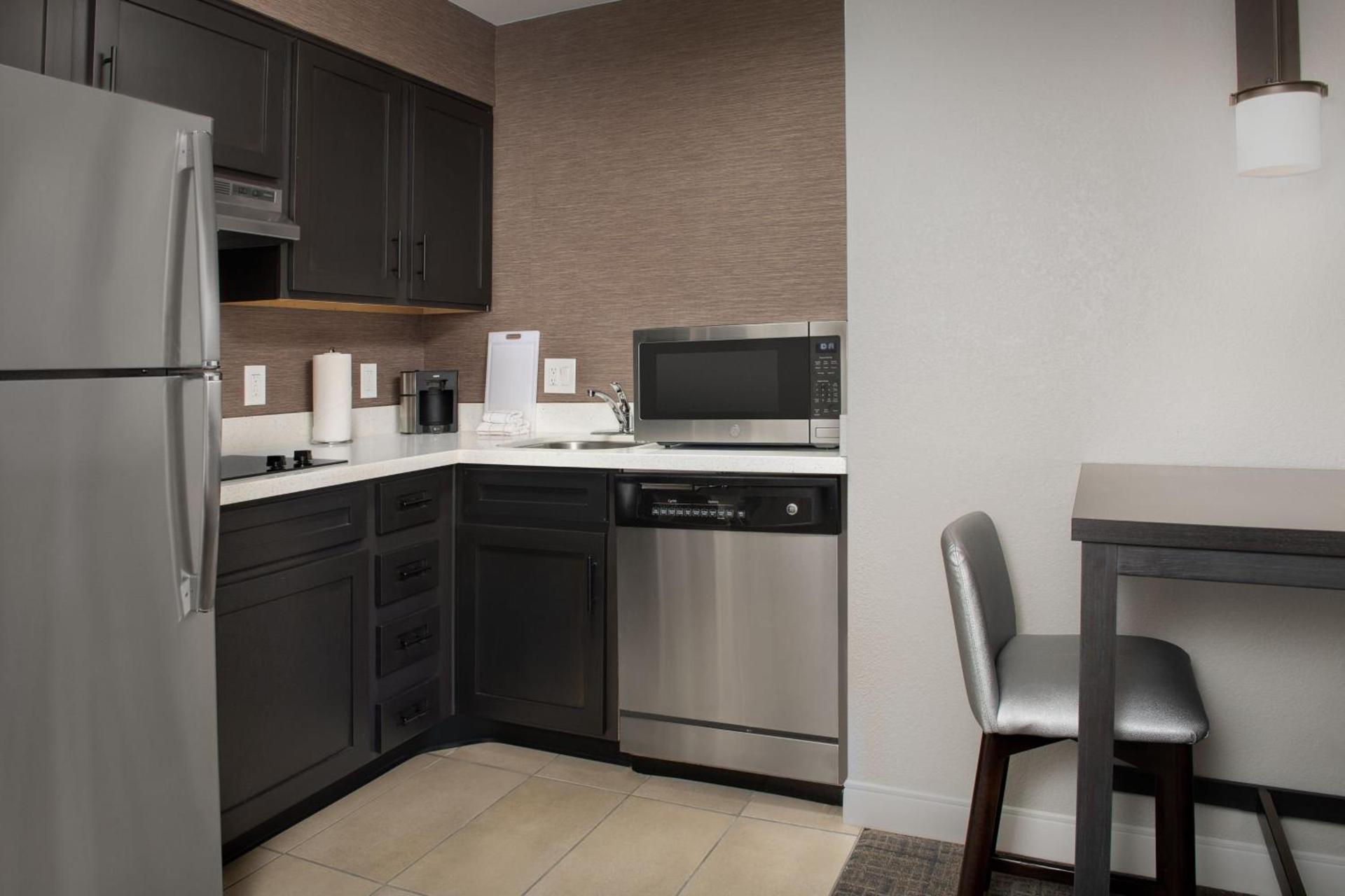 Residence Inn by Marriott Phoenix Airport photo 24