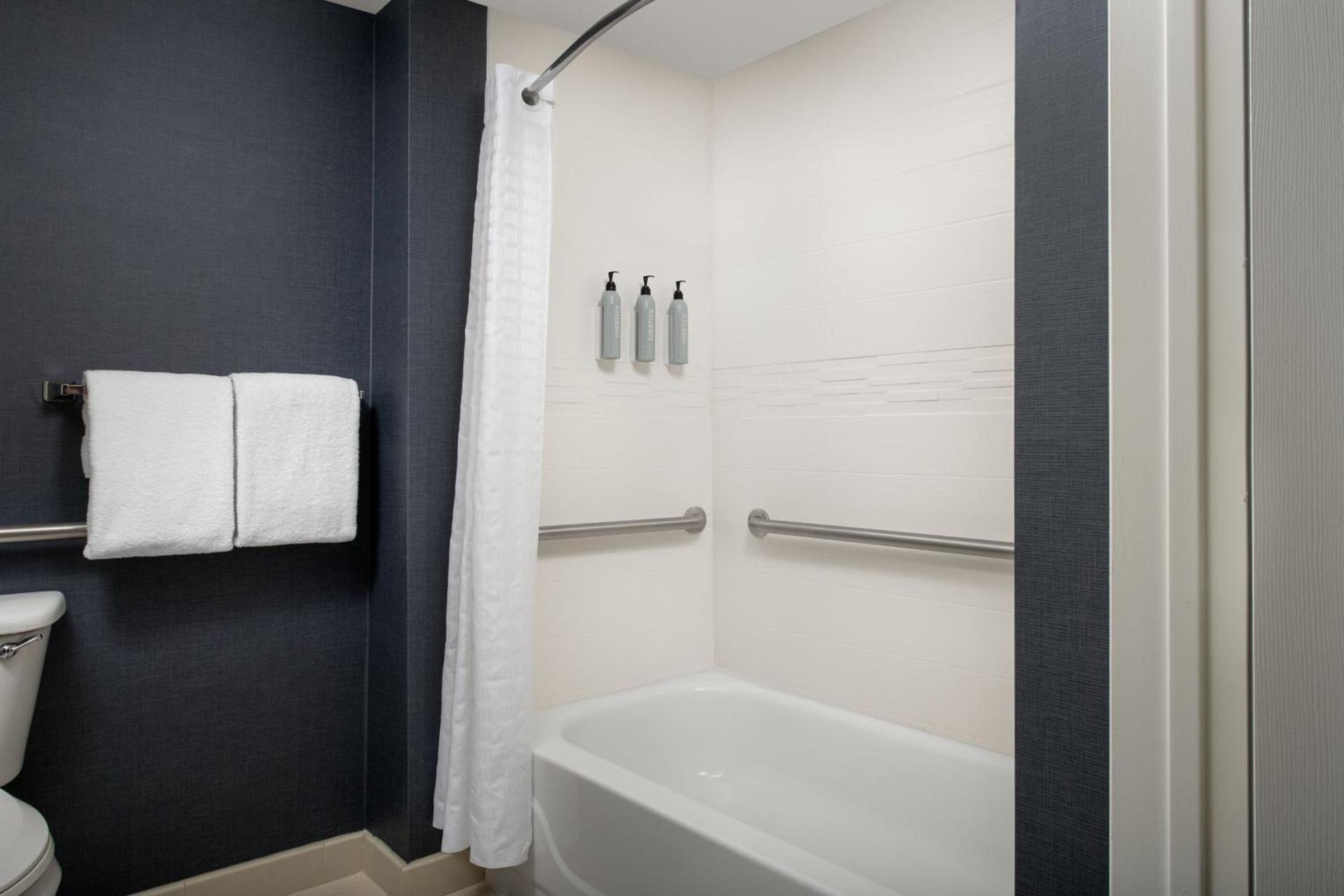 Residence Inn by Marriott Phoenix Airport photo 4