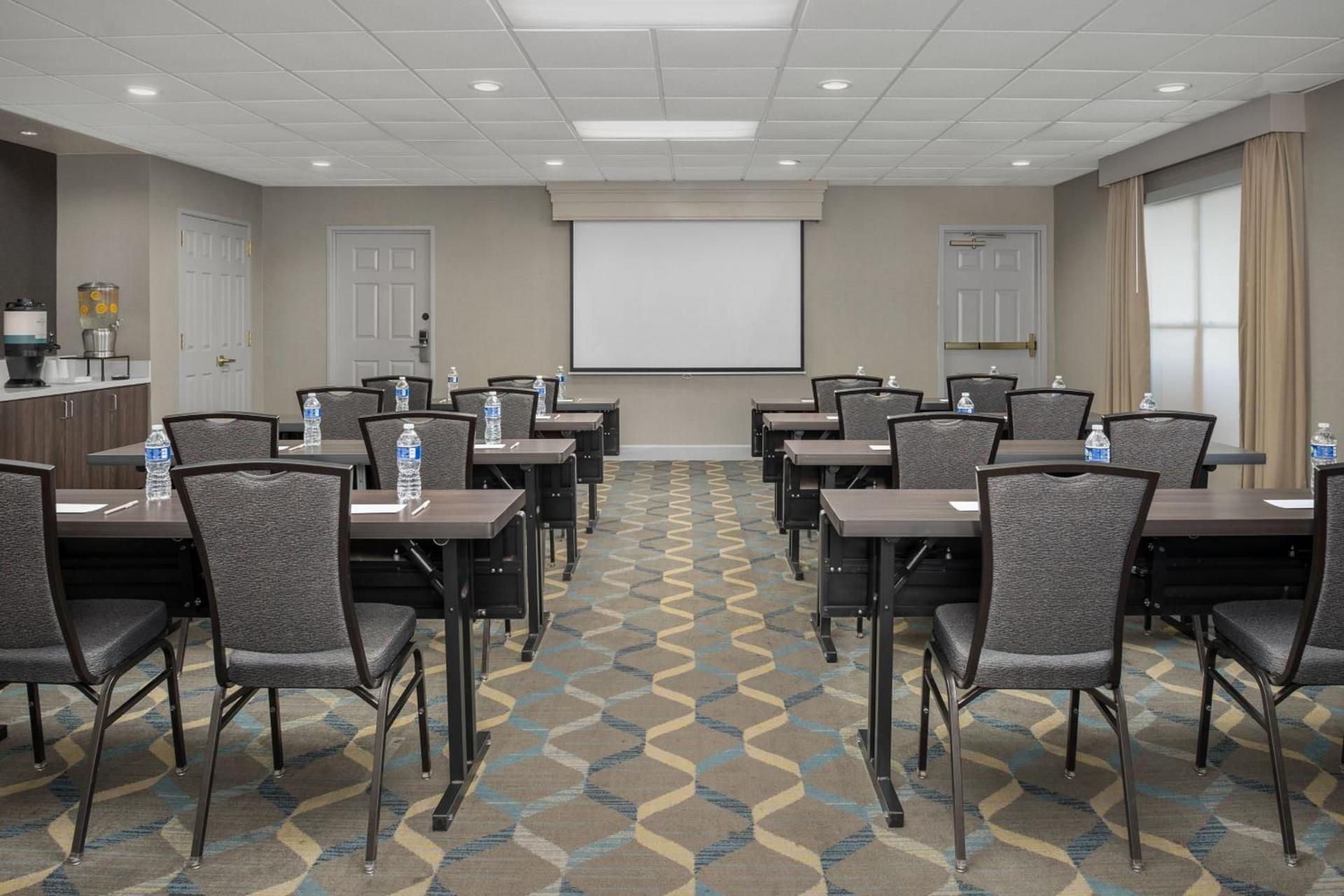 Residence Inn by Marriott Phoenix Airport photo 43
