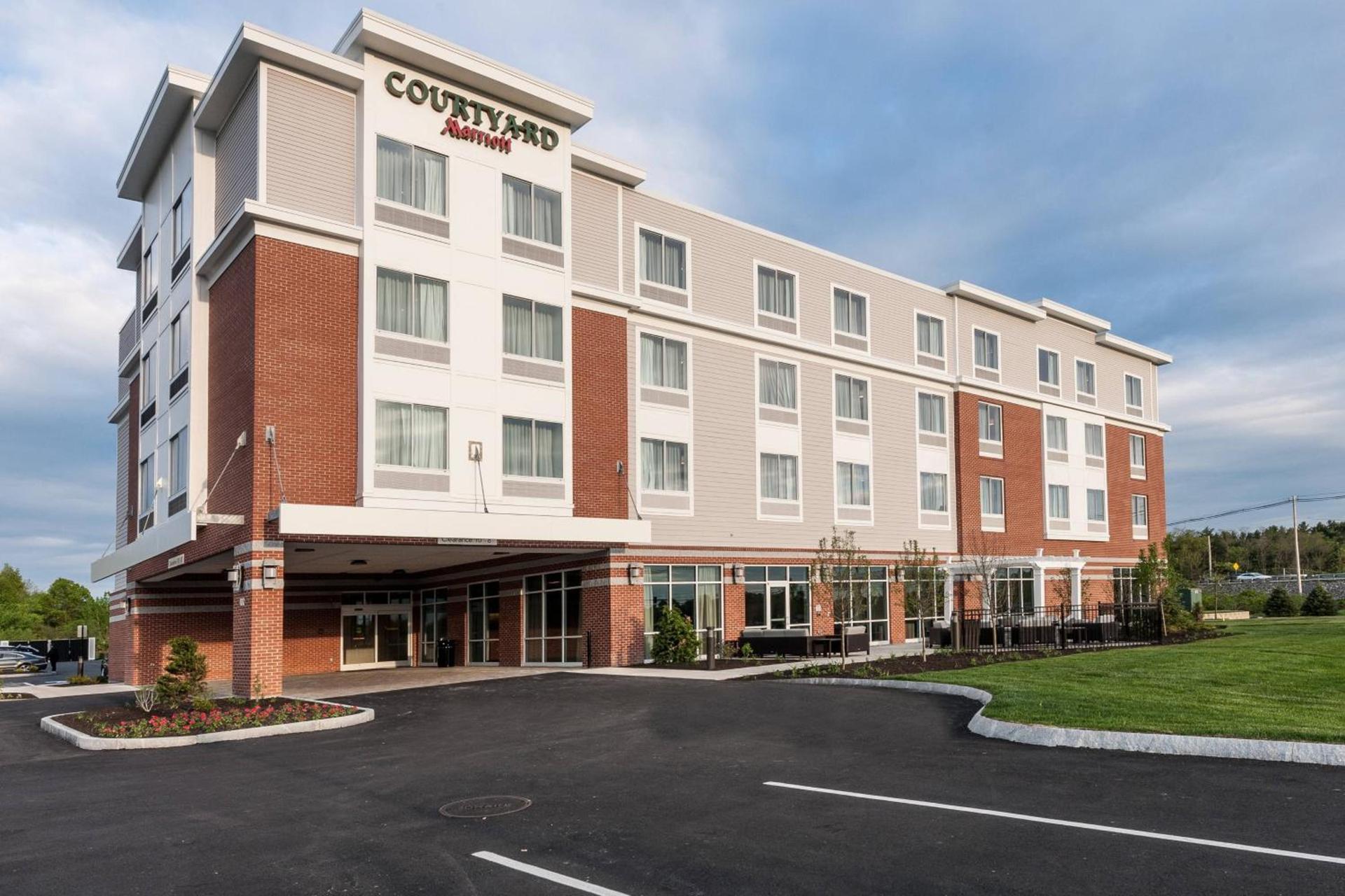 Courtyard by Marriott Boston Littleton photo 2