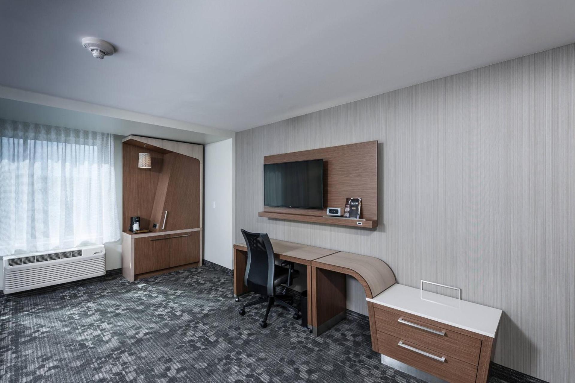 Courtyard by Marriott Boston Littleton photo 11
