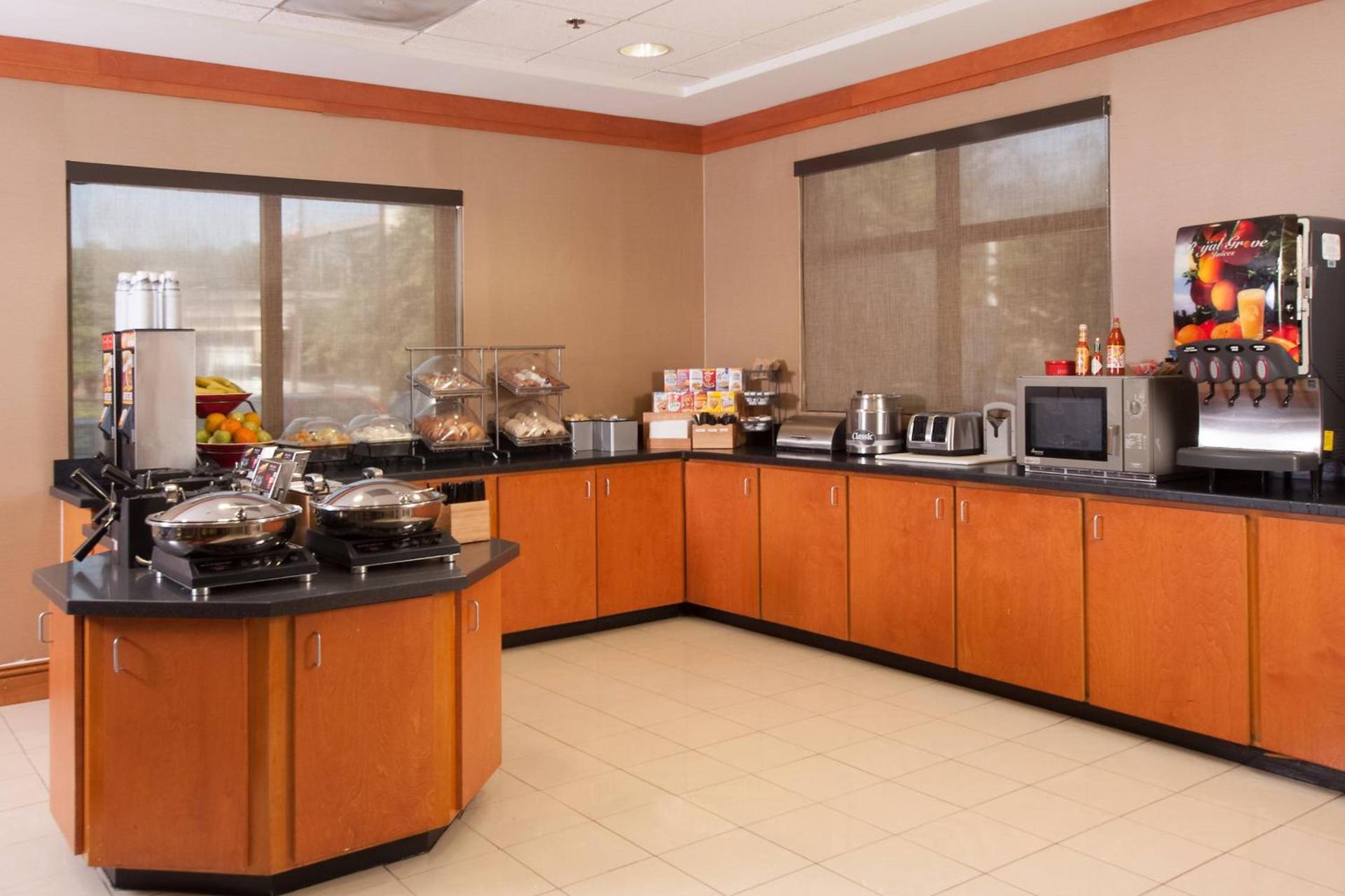 Fairfield Inn and Suites Atlanta Airport South/Sullivan Road photo 14