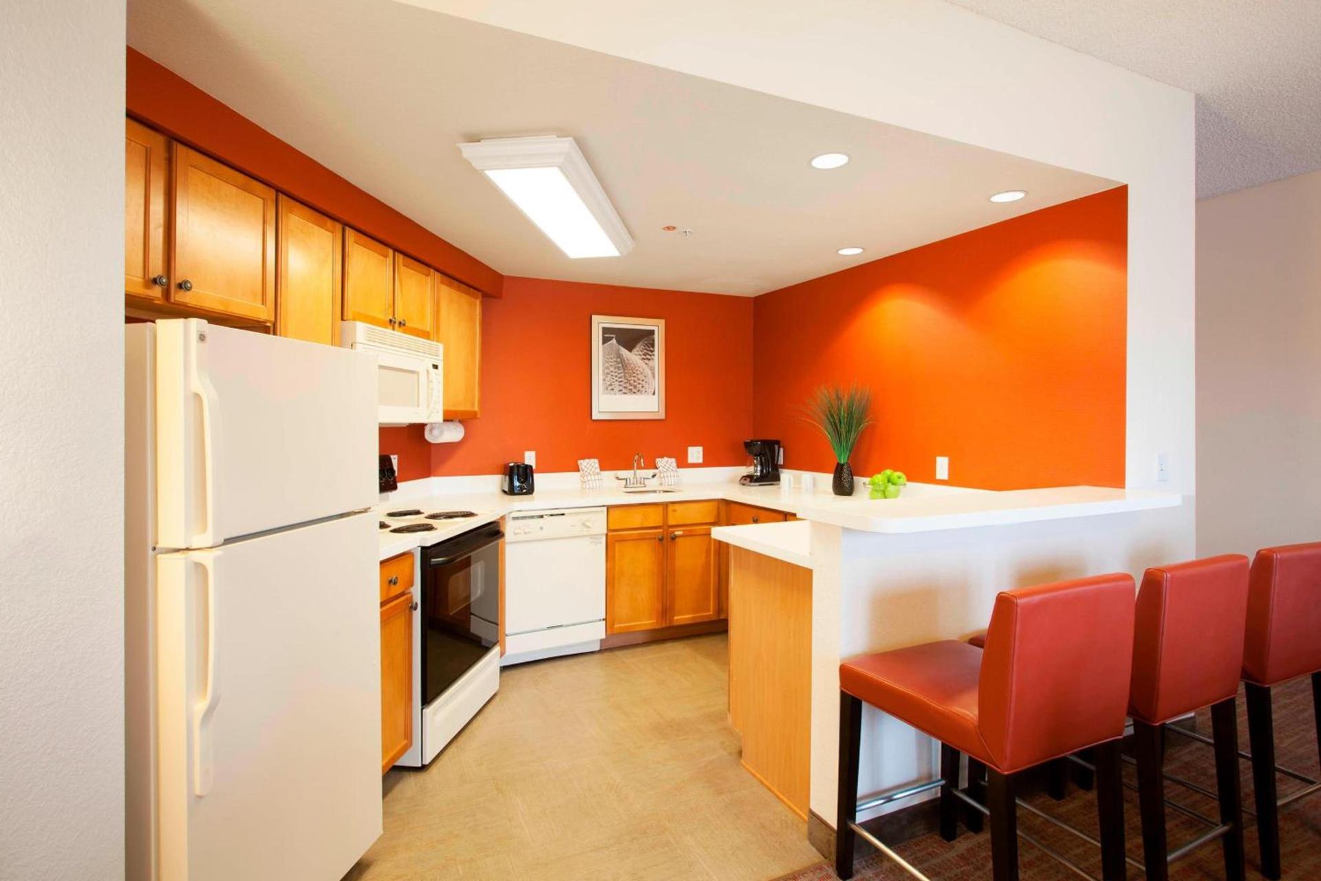 Sonesta ES Suites Phoenix Goodyear photo 11