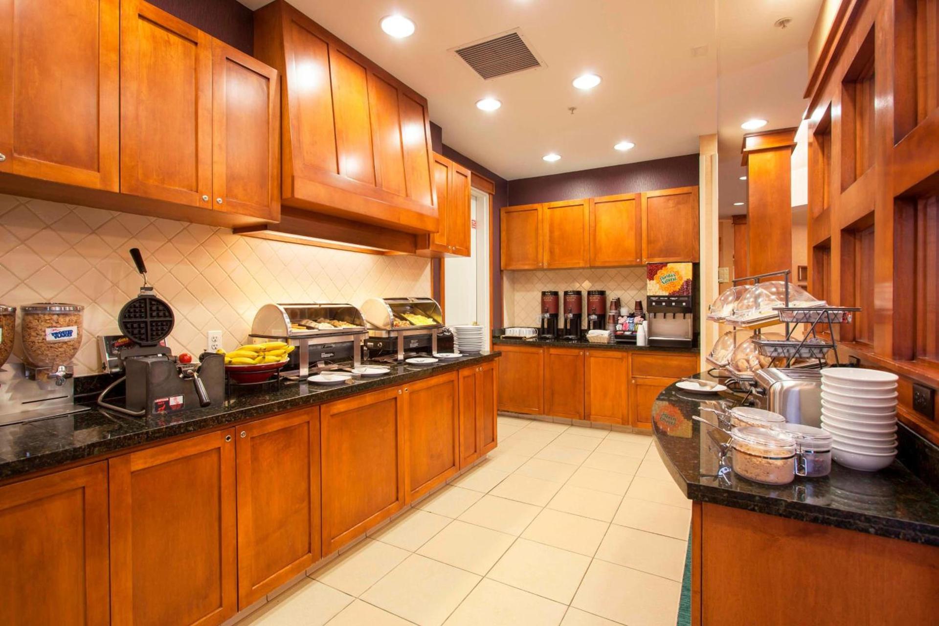 Sonesta ES Suites Phoenix Goodyear photo 18