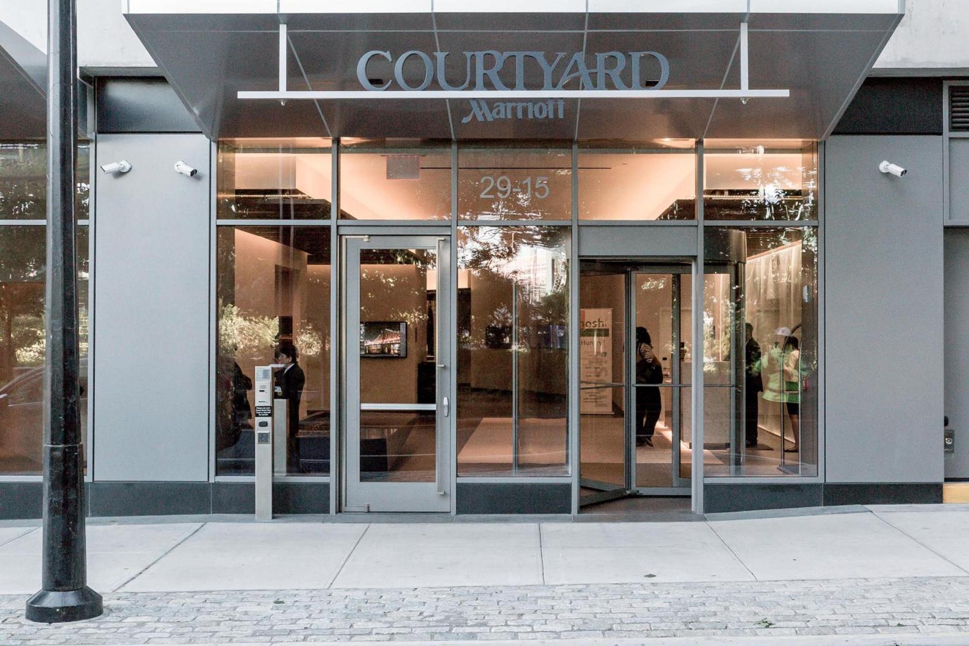 Courtyard by Marriott Long Island City/New York Manhattan View photo 3