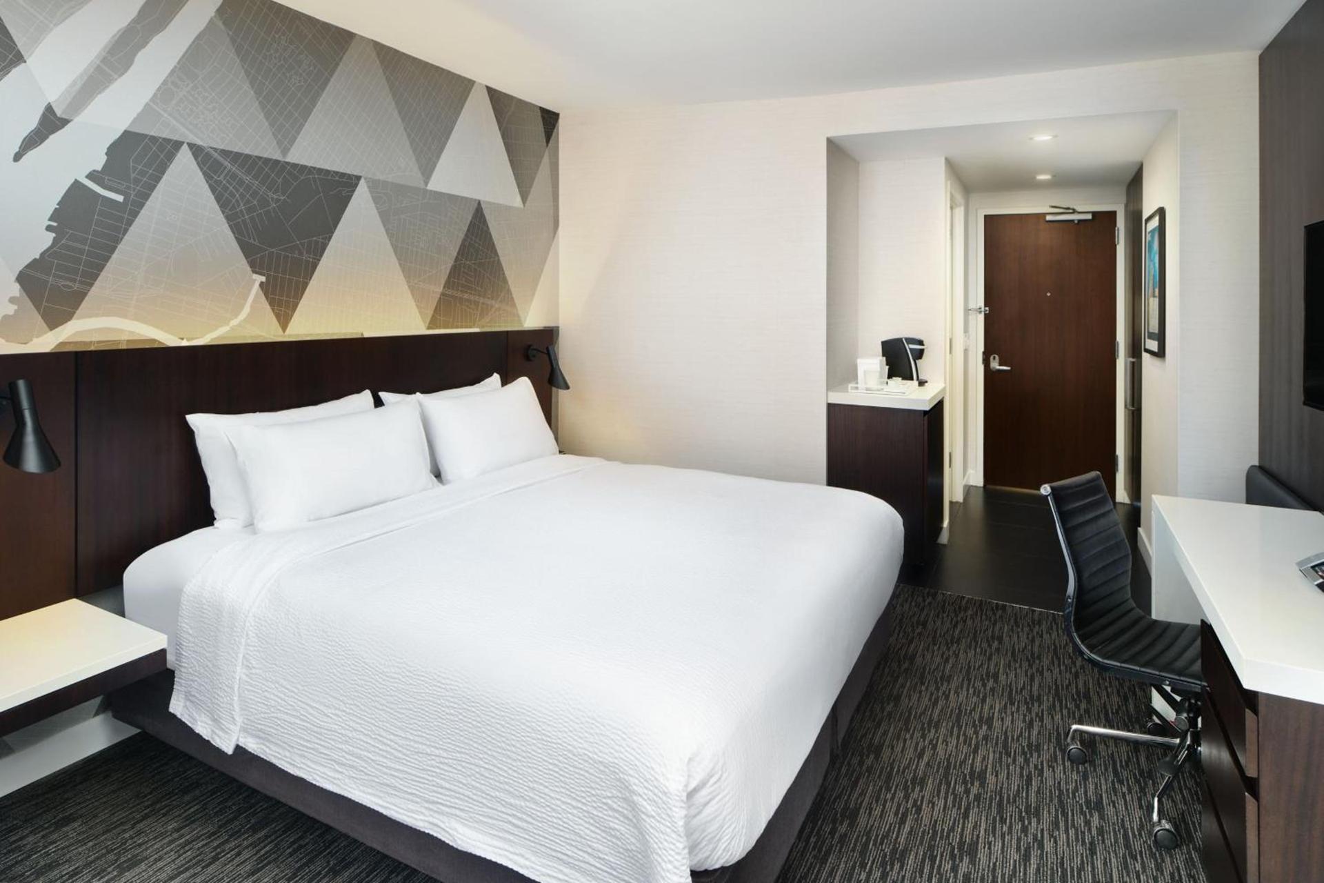 Courtyard by Marriott Long Island City/New York Manhattan View photo 14