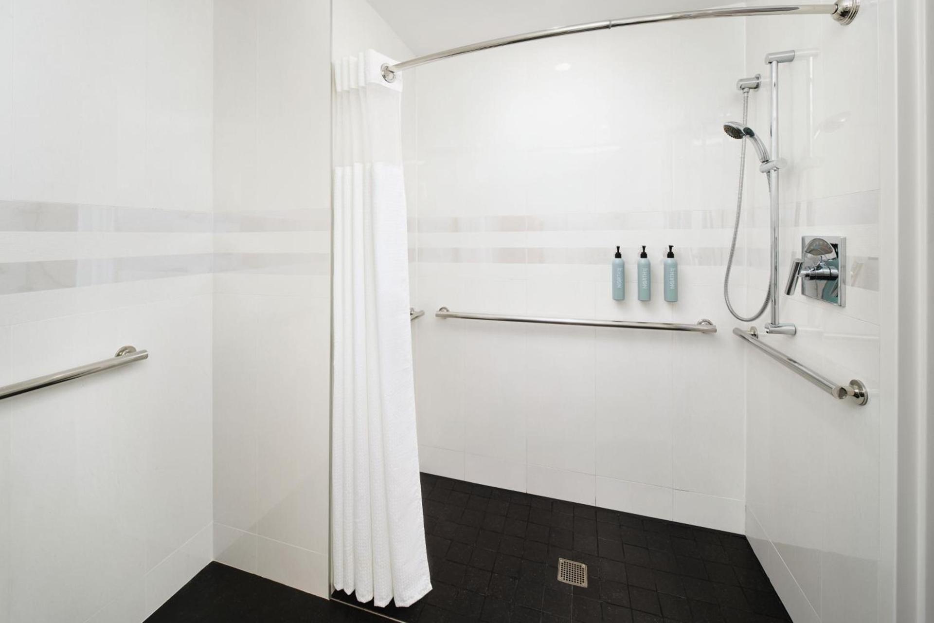 Courtyard by Marriott Long Island City/New York Manhattan View photo 20