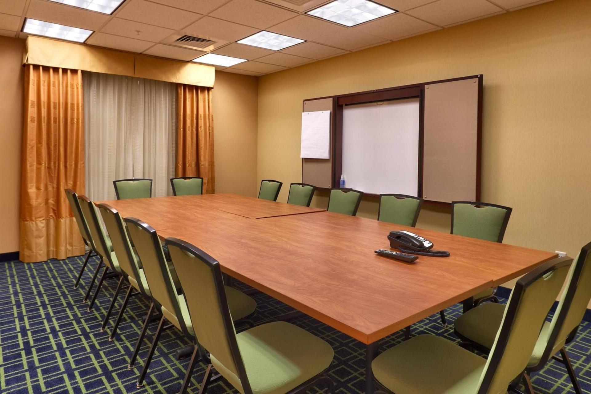 Fairfield Inn and Suites by Marriott Laramie photo 14