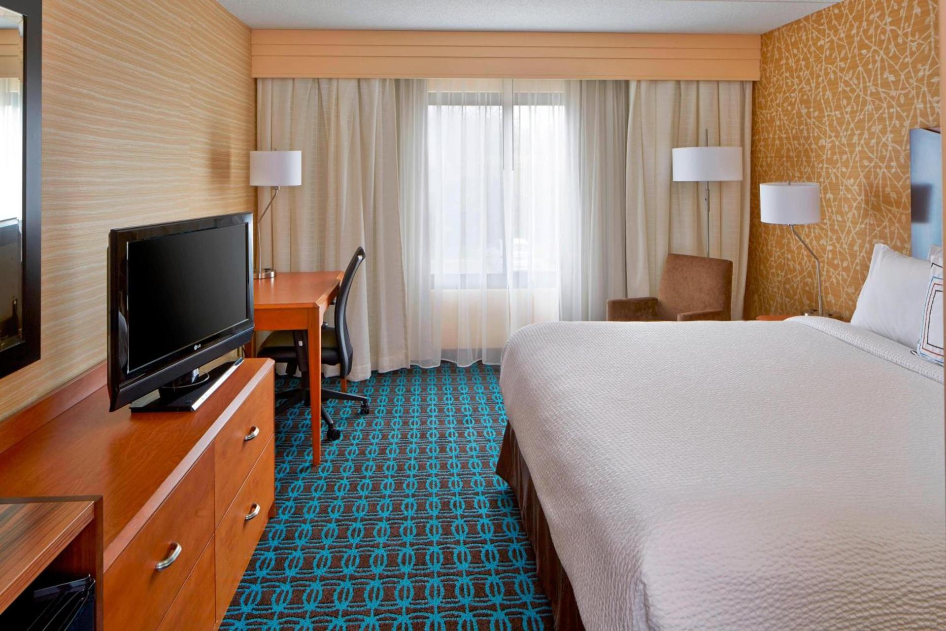 Fairfield Inn by Marriott Rochester East photo 6