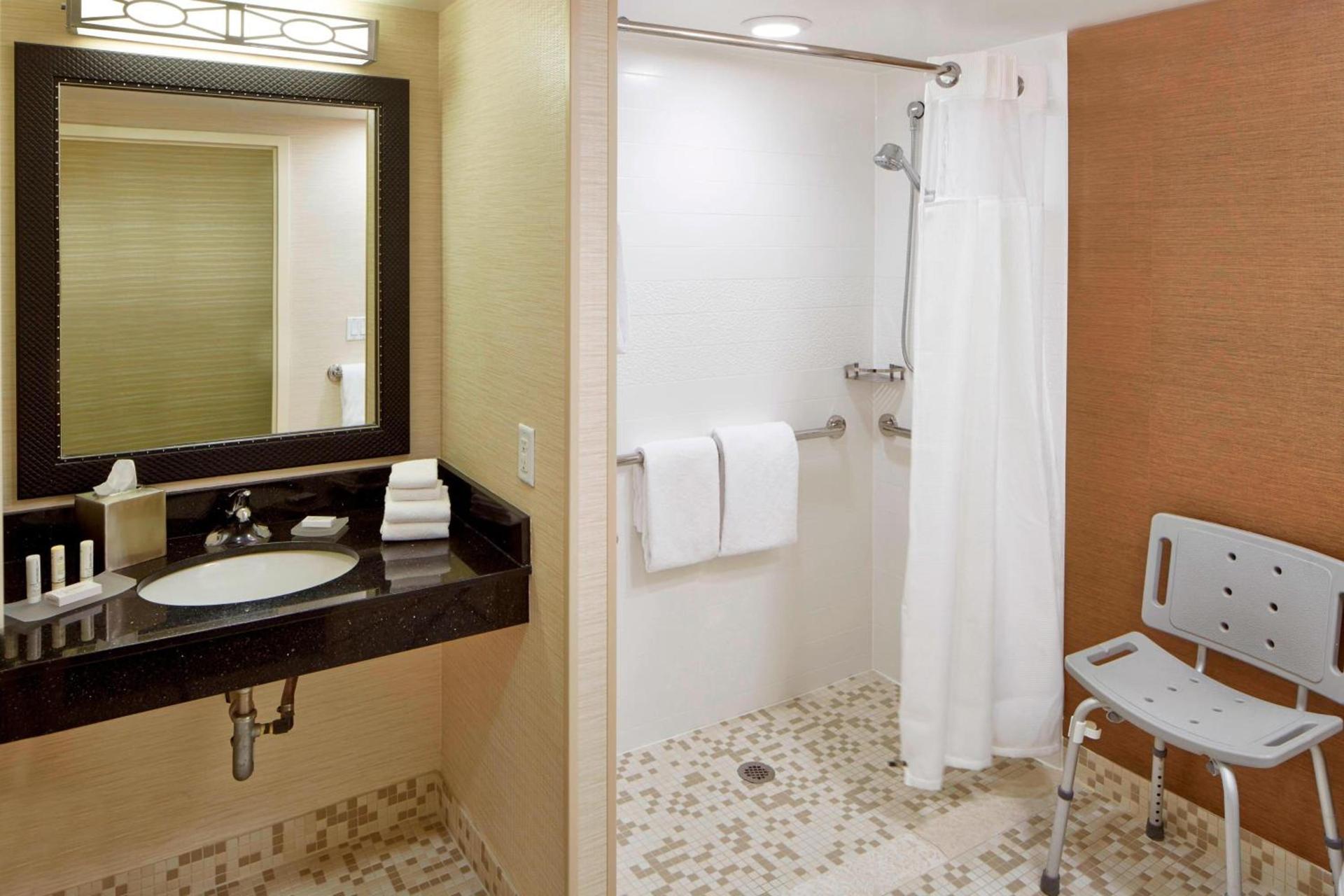 Fairfield Inn by Marriott Rochester East photo 7