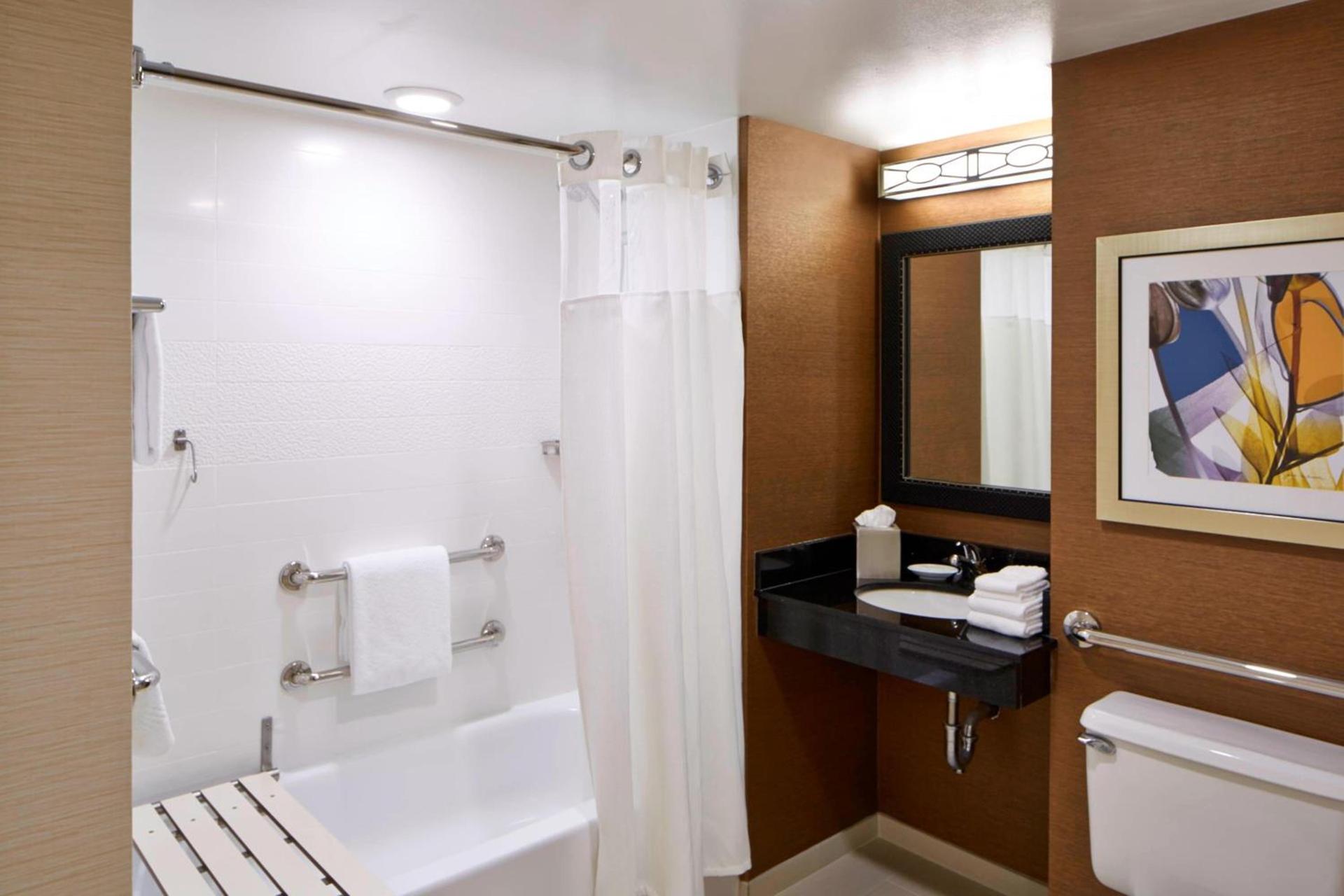 Fairfield Inn by Marriott Rochester East photo 8