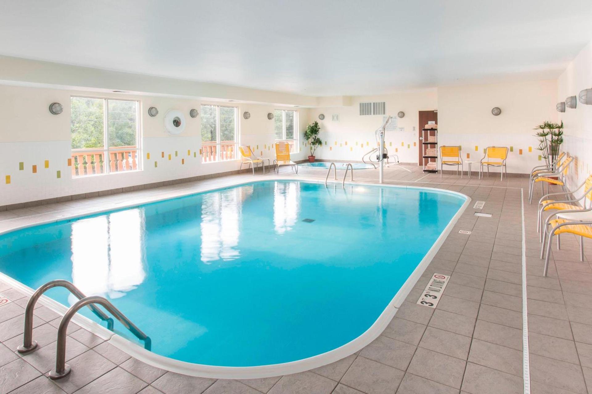 Fairfield Inn & Suites by Marriott Branson photo 2