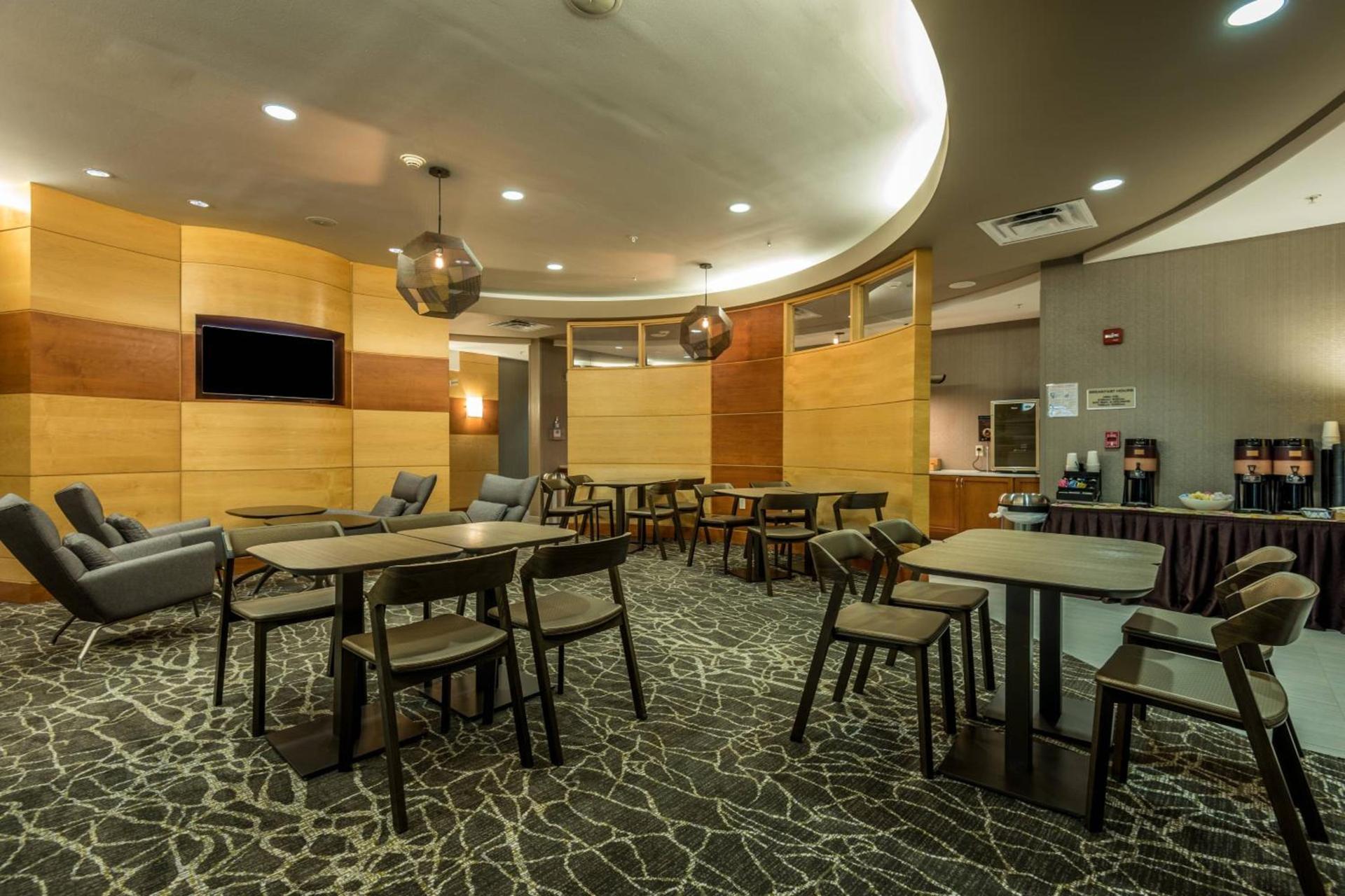 SpringHill Suites Statesboro University Area photo 3