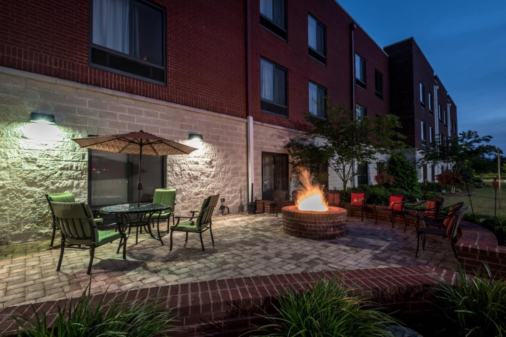 SpringHill Suites Statesboro University Area photo 13