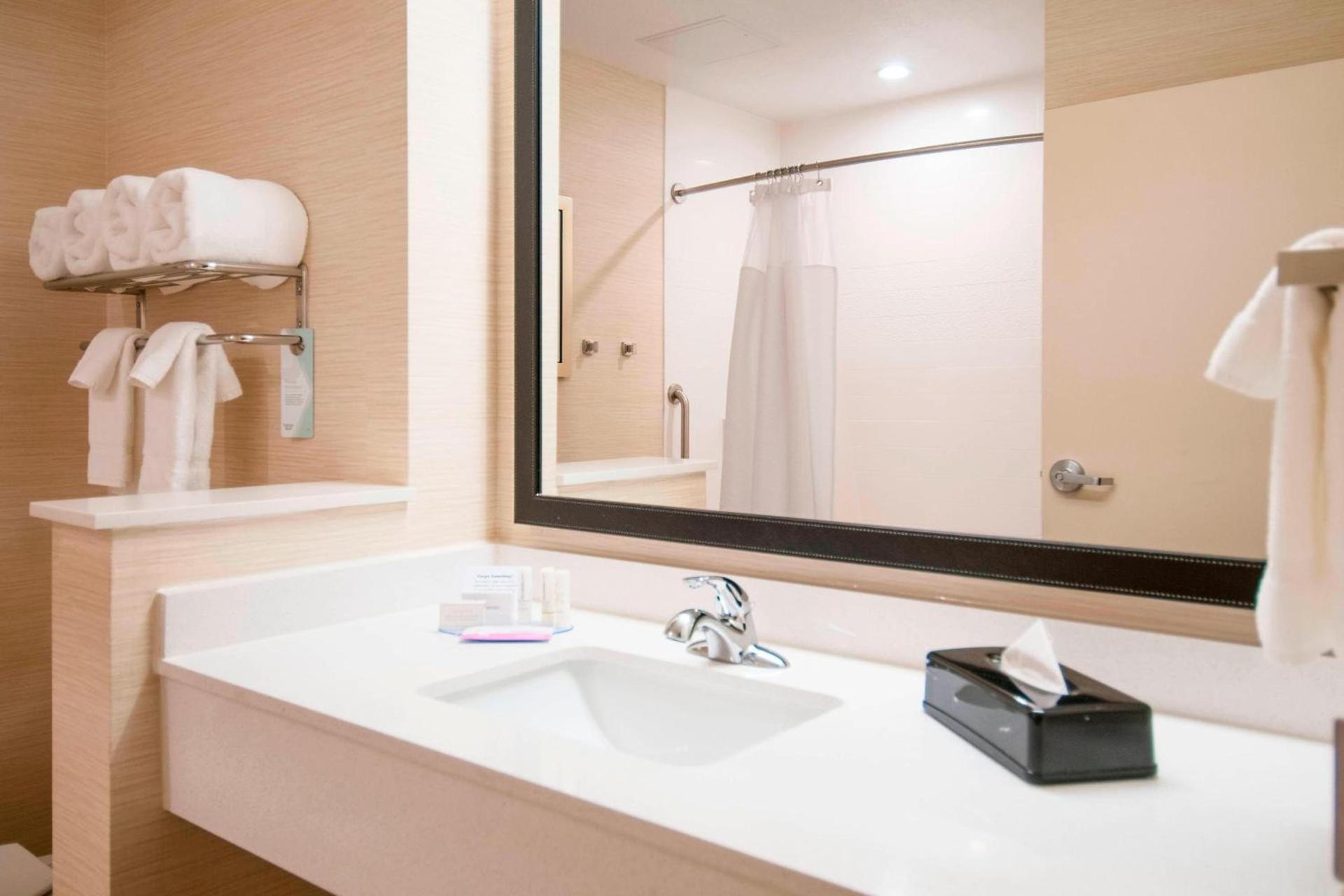 Fairfield Inn & Suites by Marriott San Antonio Brooks City Base photo 6