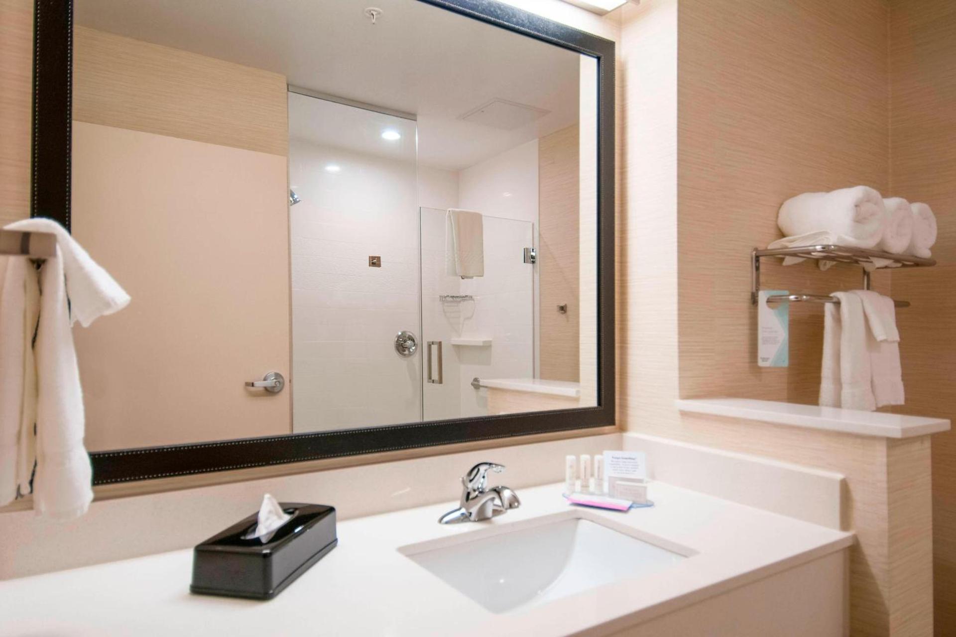 Fairfield Inn & Suites by Marriott San Antonio Brooks City Base photo 8