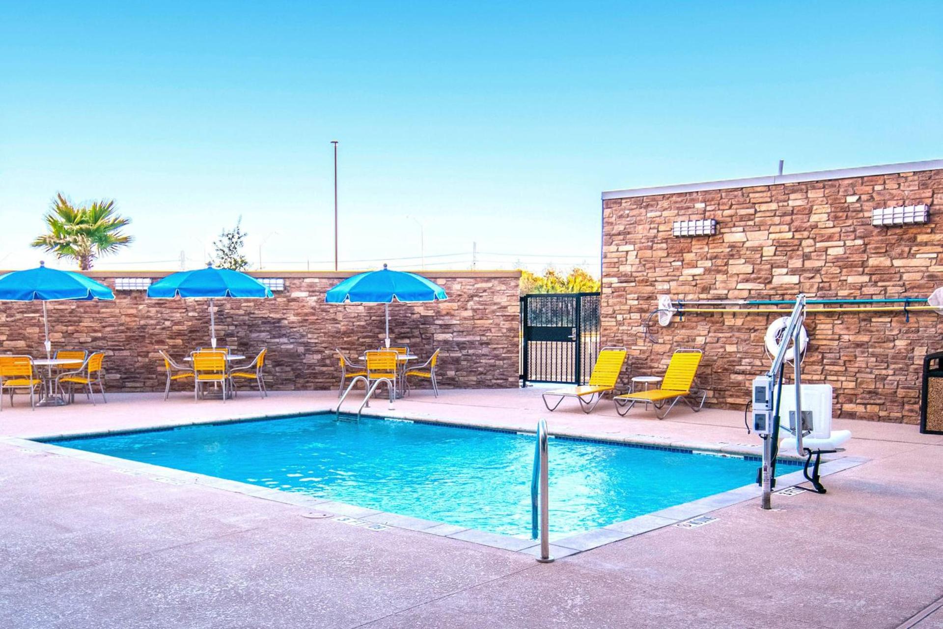 Fairfield Inn & Suites by Marriott San Antonio Brooks City Base photo 23