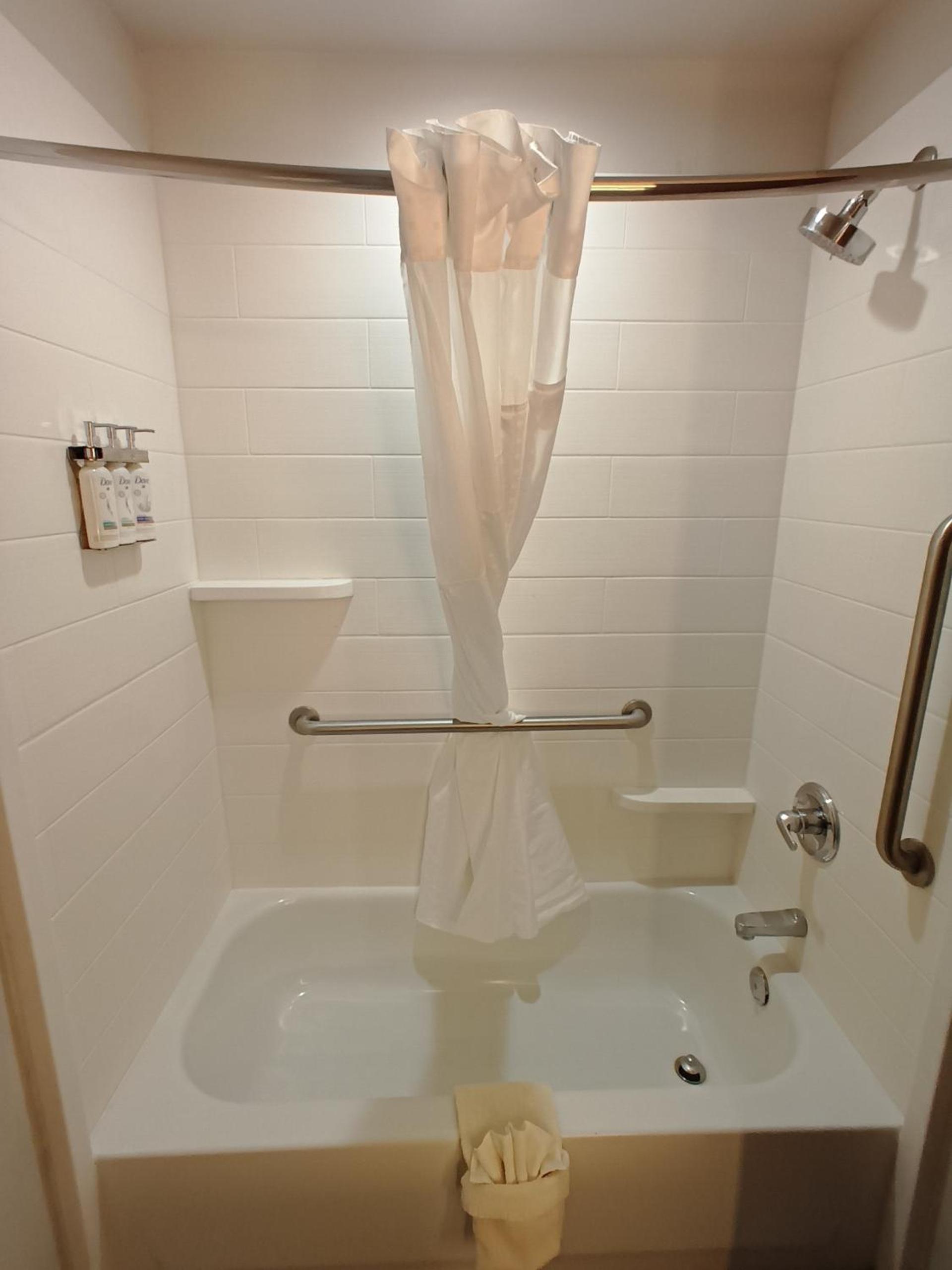 Holiday Inn Express & Suites - Jourdanton-Pleasanton by IHG photo 27
