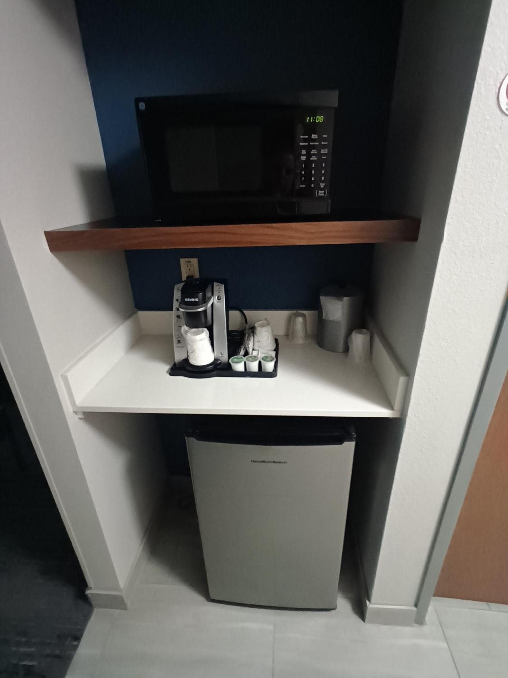 Holiday Inn Express & Suites - Jourdanton-Pleasanton by IHG photo 23