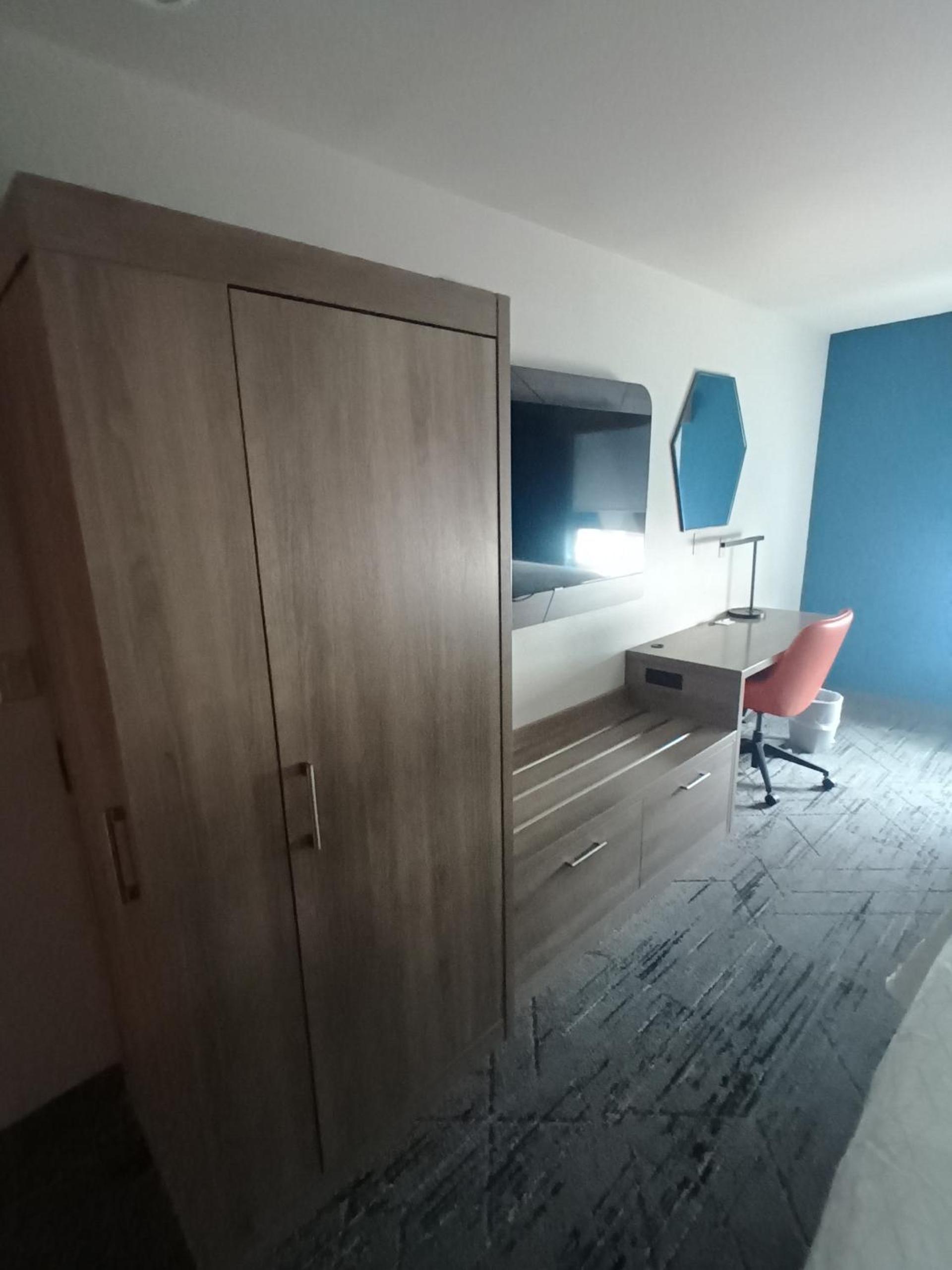 Holiday Inn Express & Suites - Jourdanton-Pleasanton by IHG photo 19