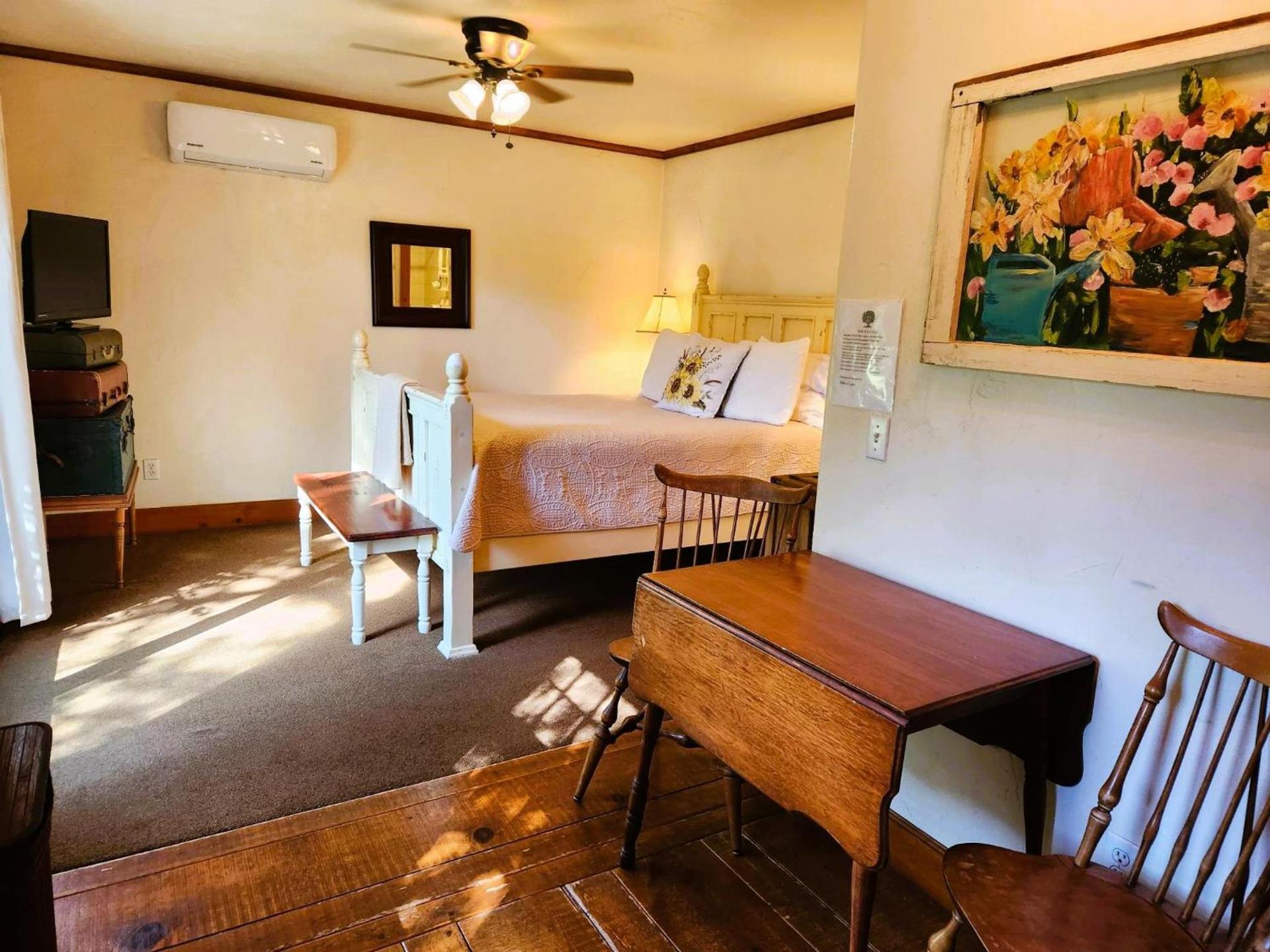 Oak Hill Inn photo 18