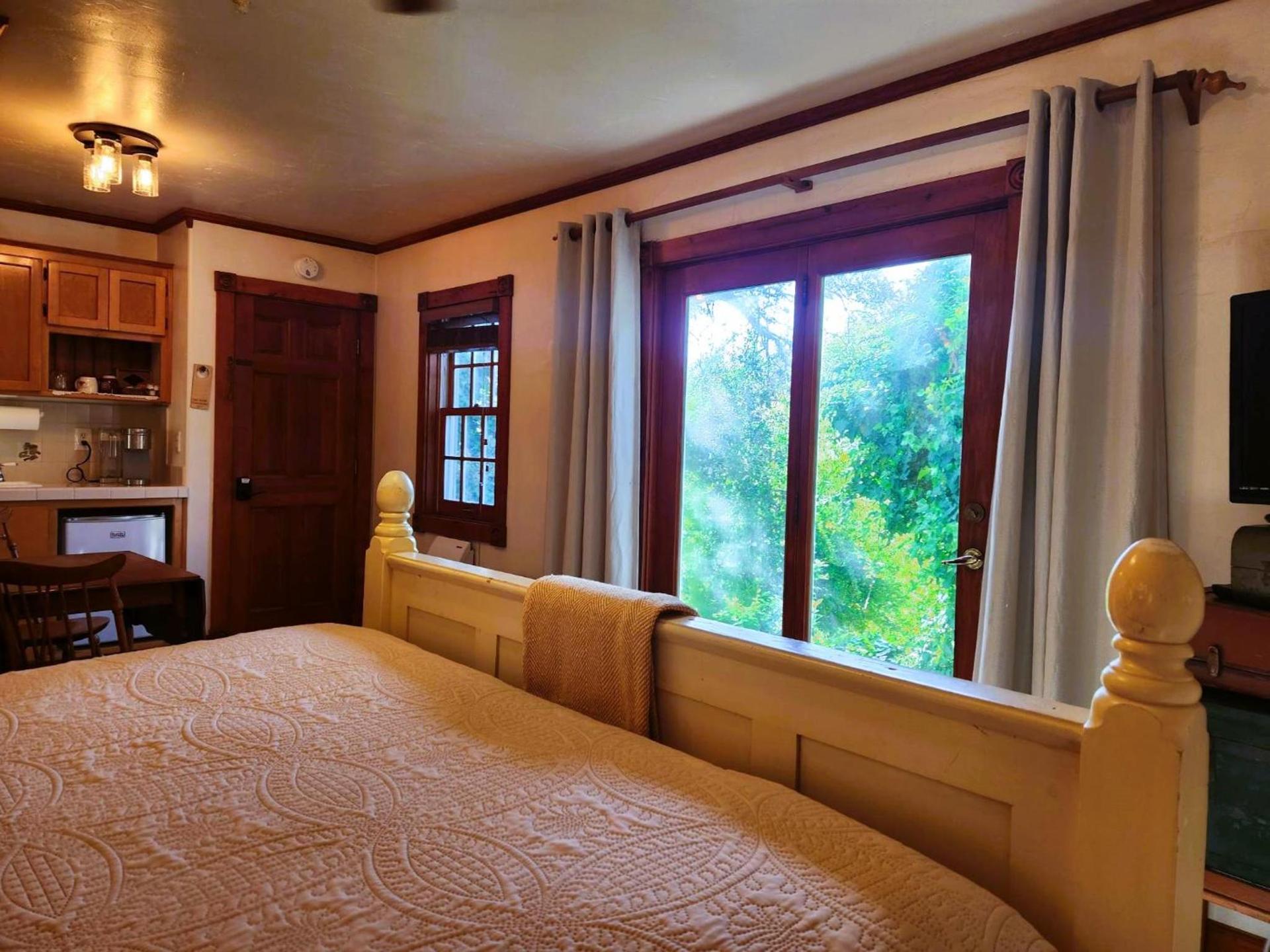 Oak Hill Inn photo 24
