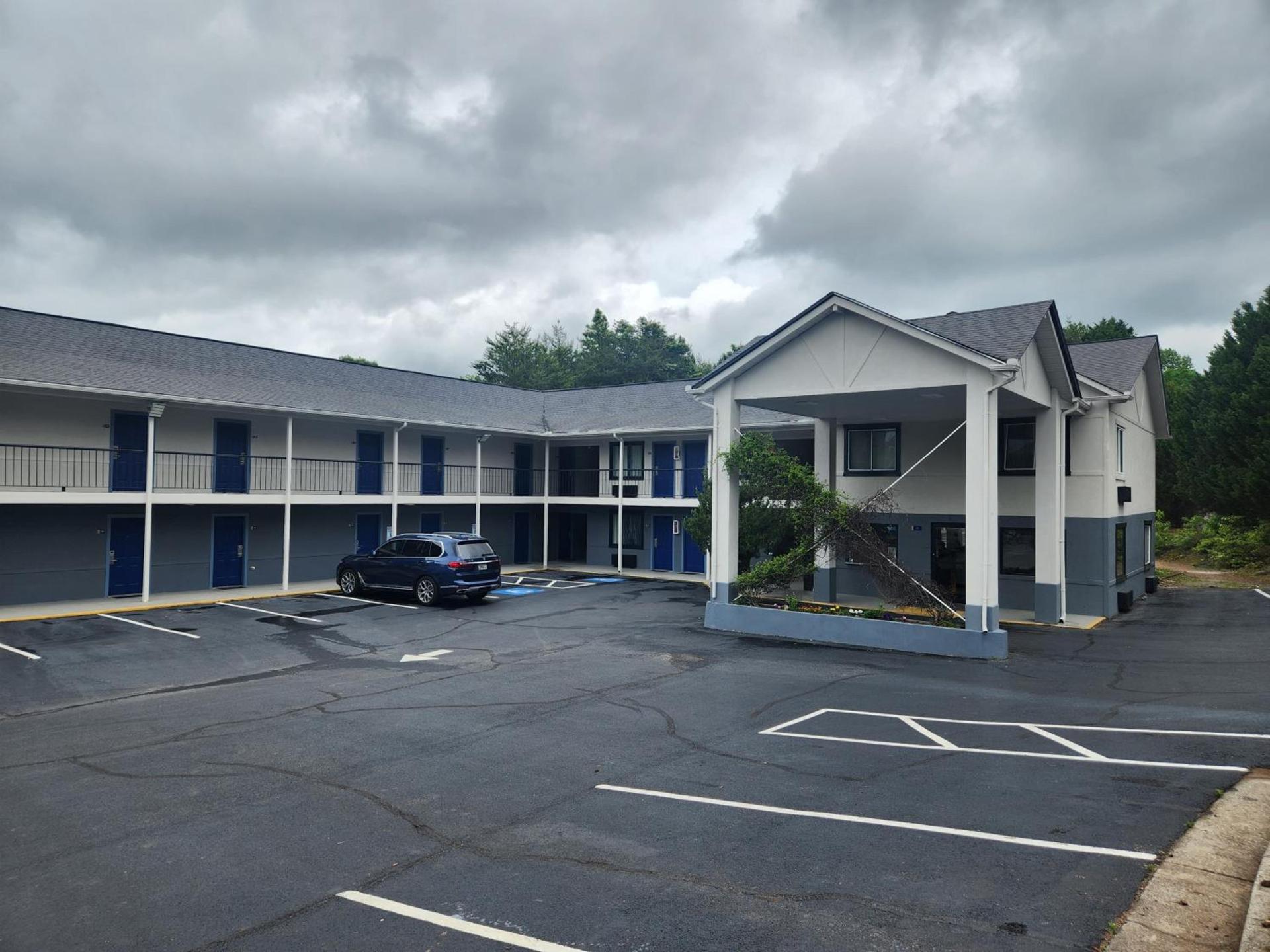Days Inn by Wyndham Dahlonega University Area photo 8