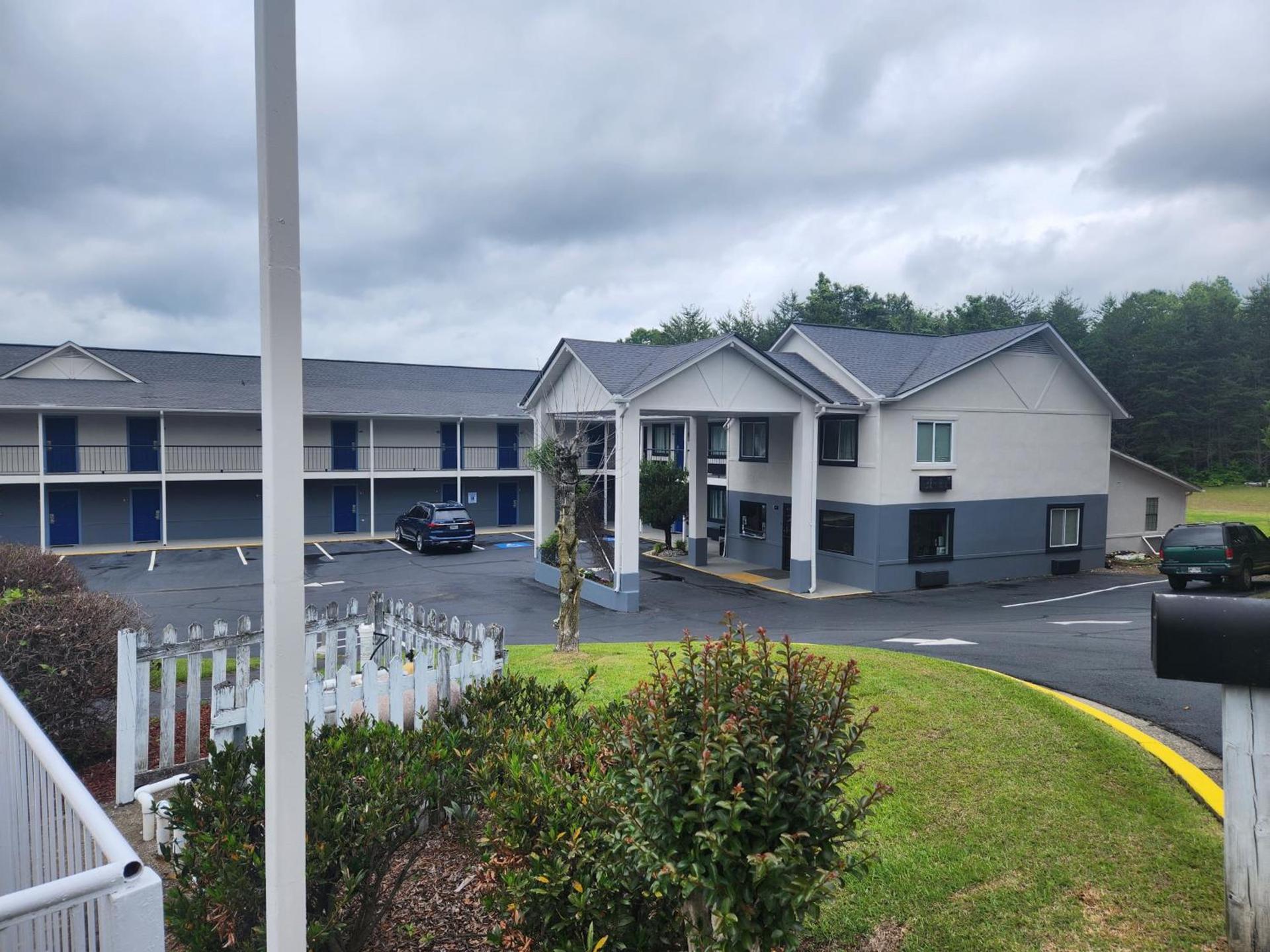 Days Inn by Wyndham Dahlonega University Area photo 9