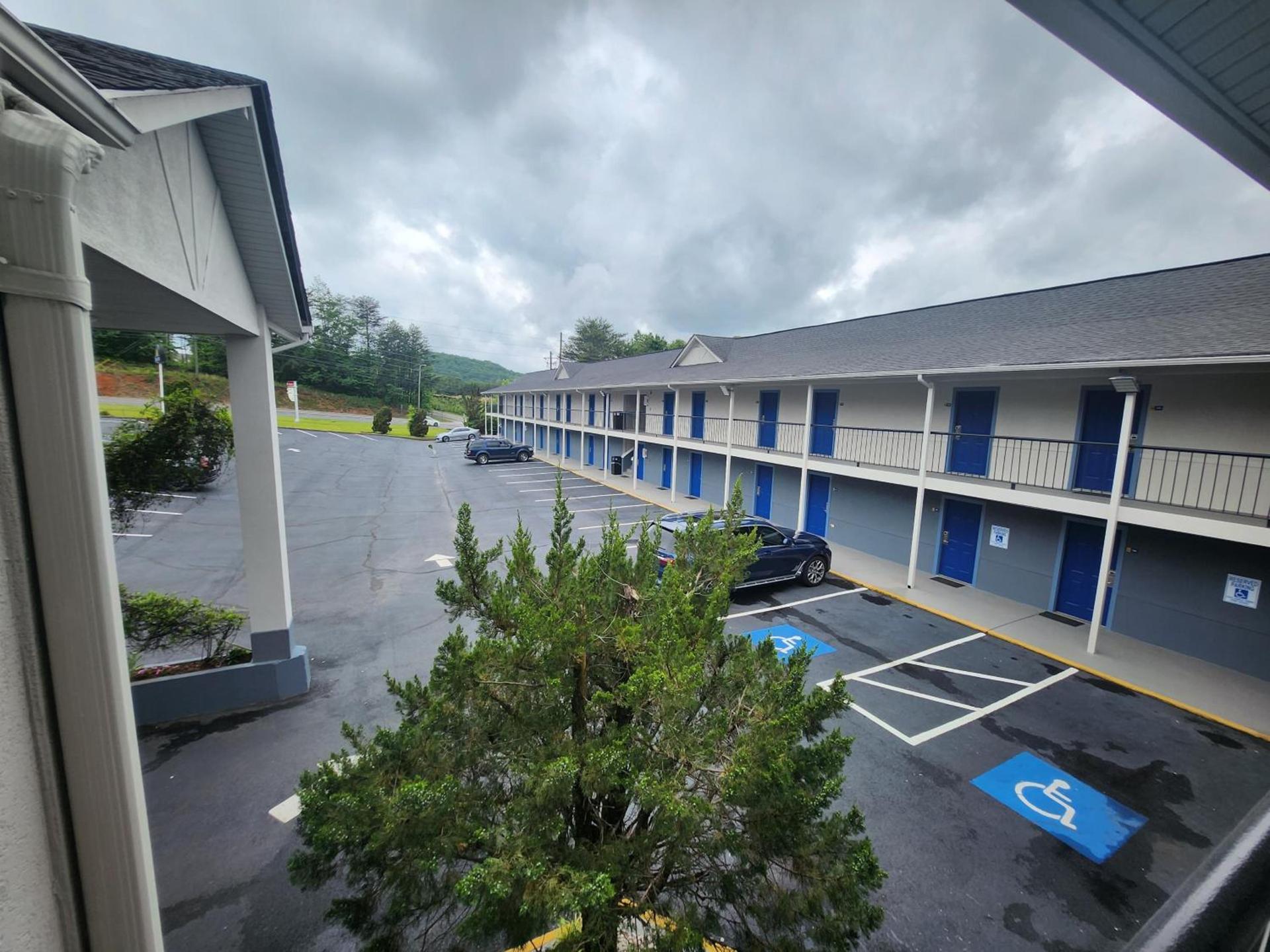 Days Inn by Wyndham Dahlonega University Area photo 12