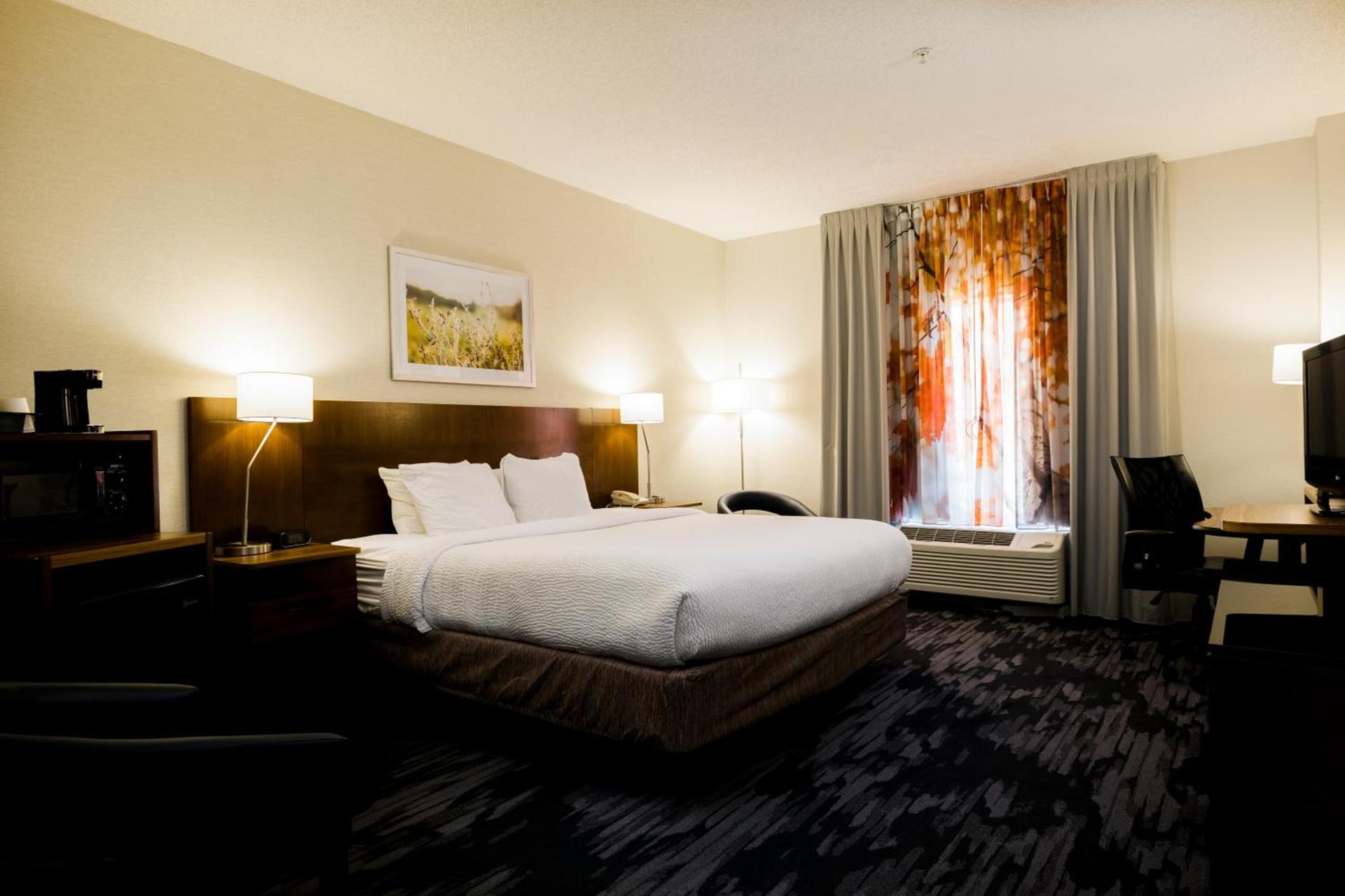 Fairfield Inn & Suites by Marriott Charleston North/Ashley Phosphate photo 2
