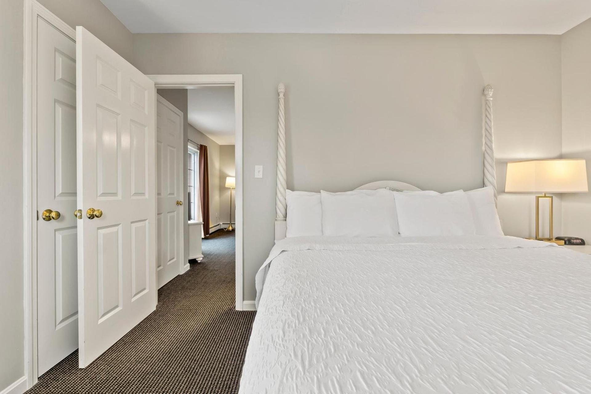 Sea Rose Suites photo 16