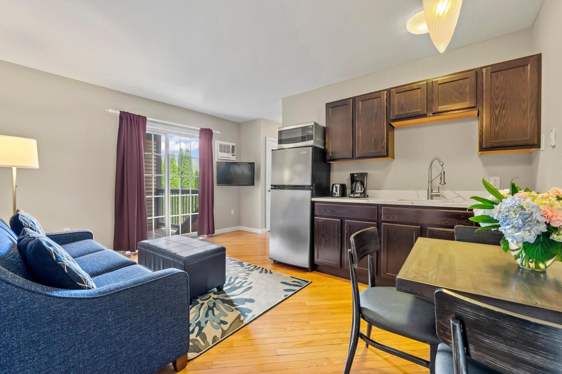 Sea Rose Suites photo 19