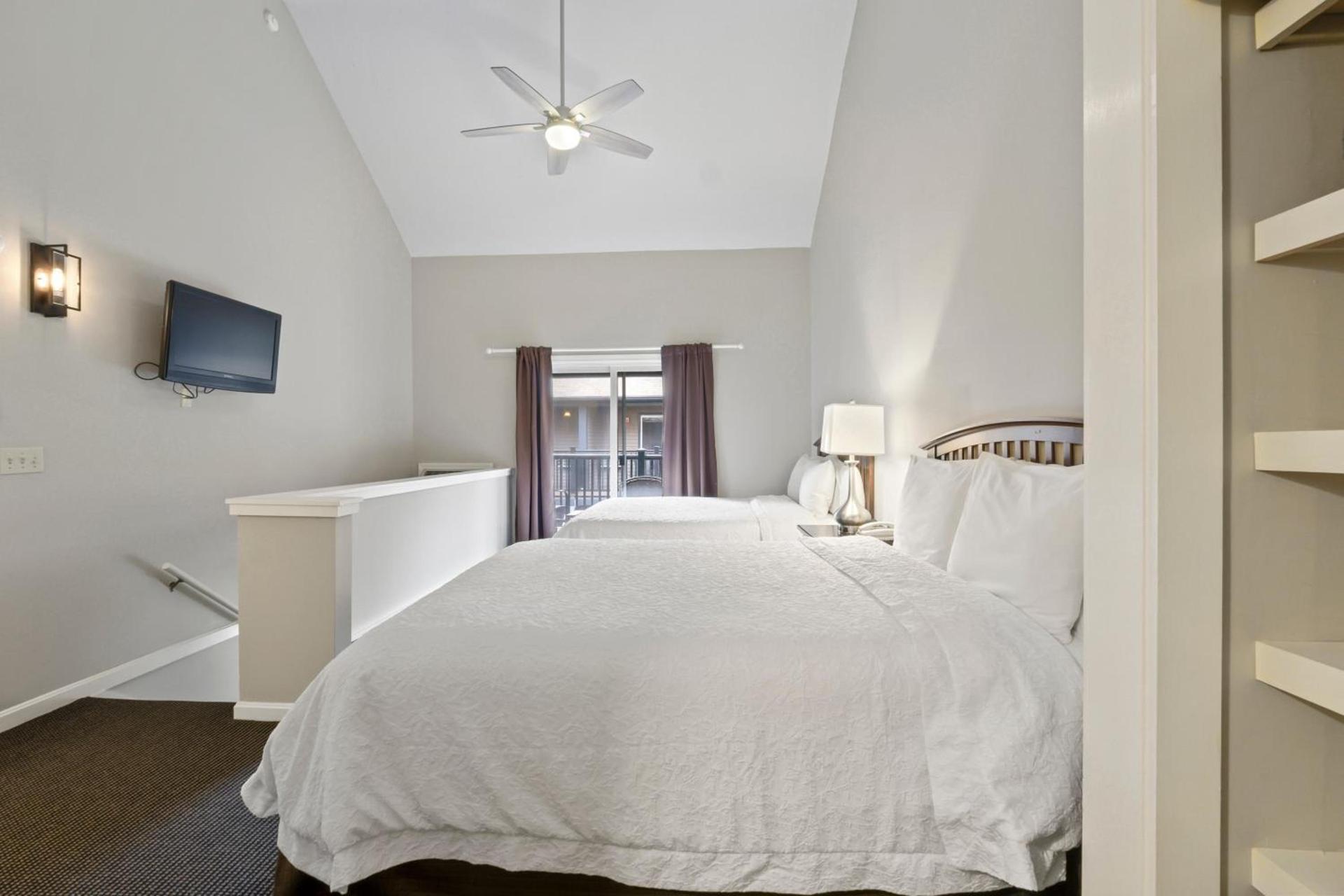Sea Rose Suites photo 21